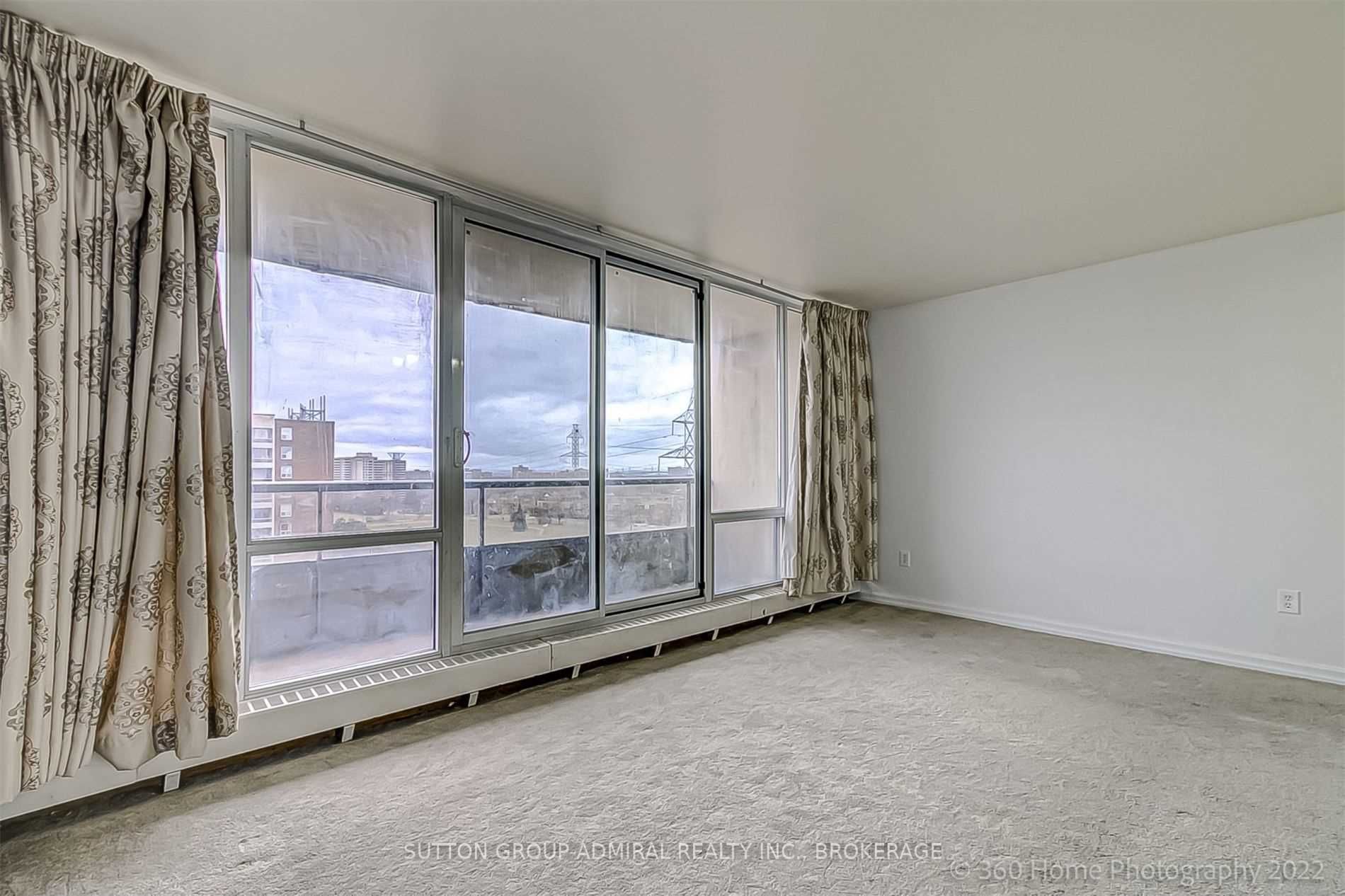 25 Four Winds Dr, #902