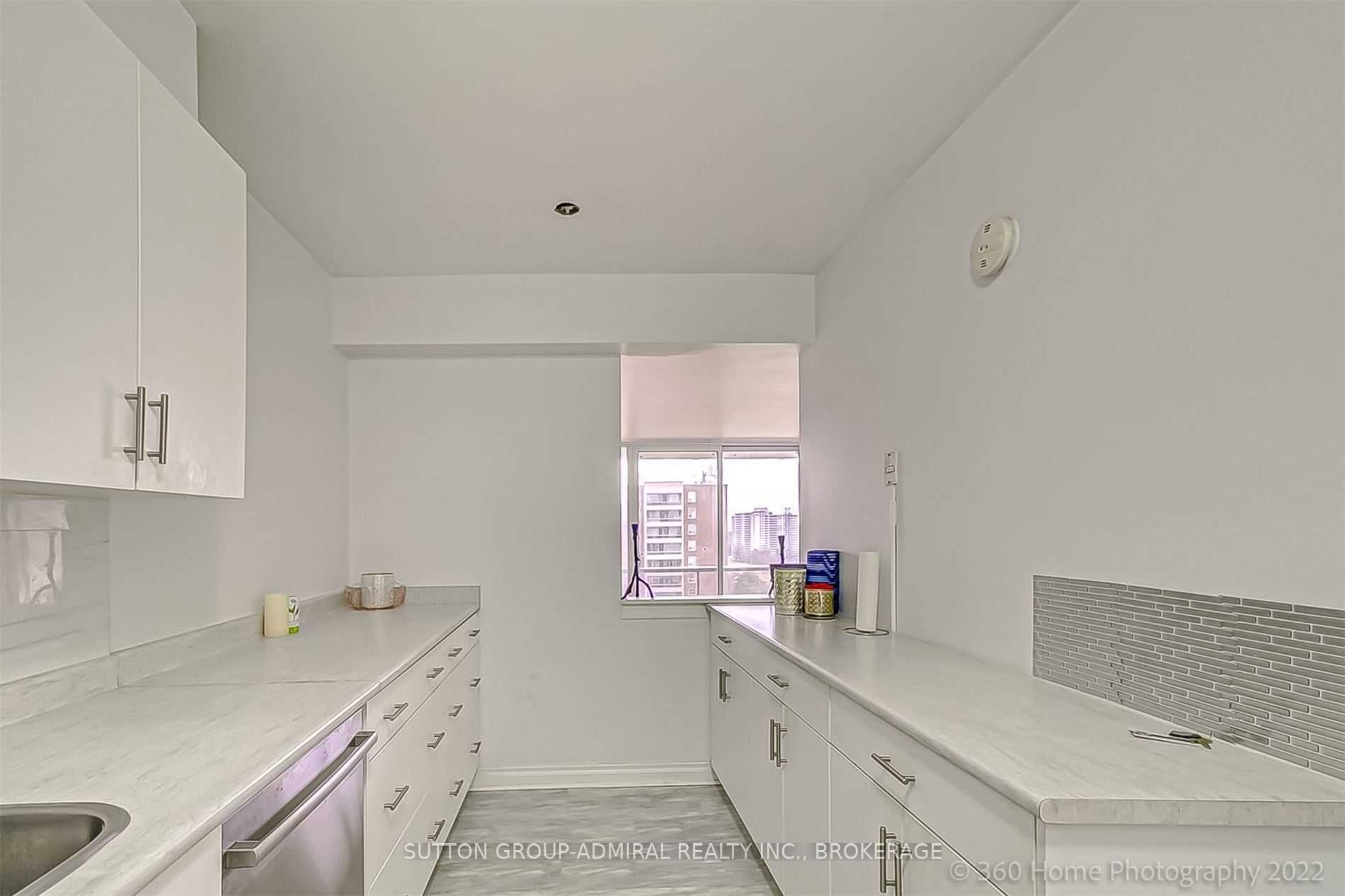 25 Four Winds Dr, #902
