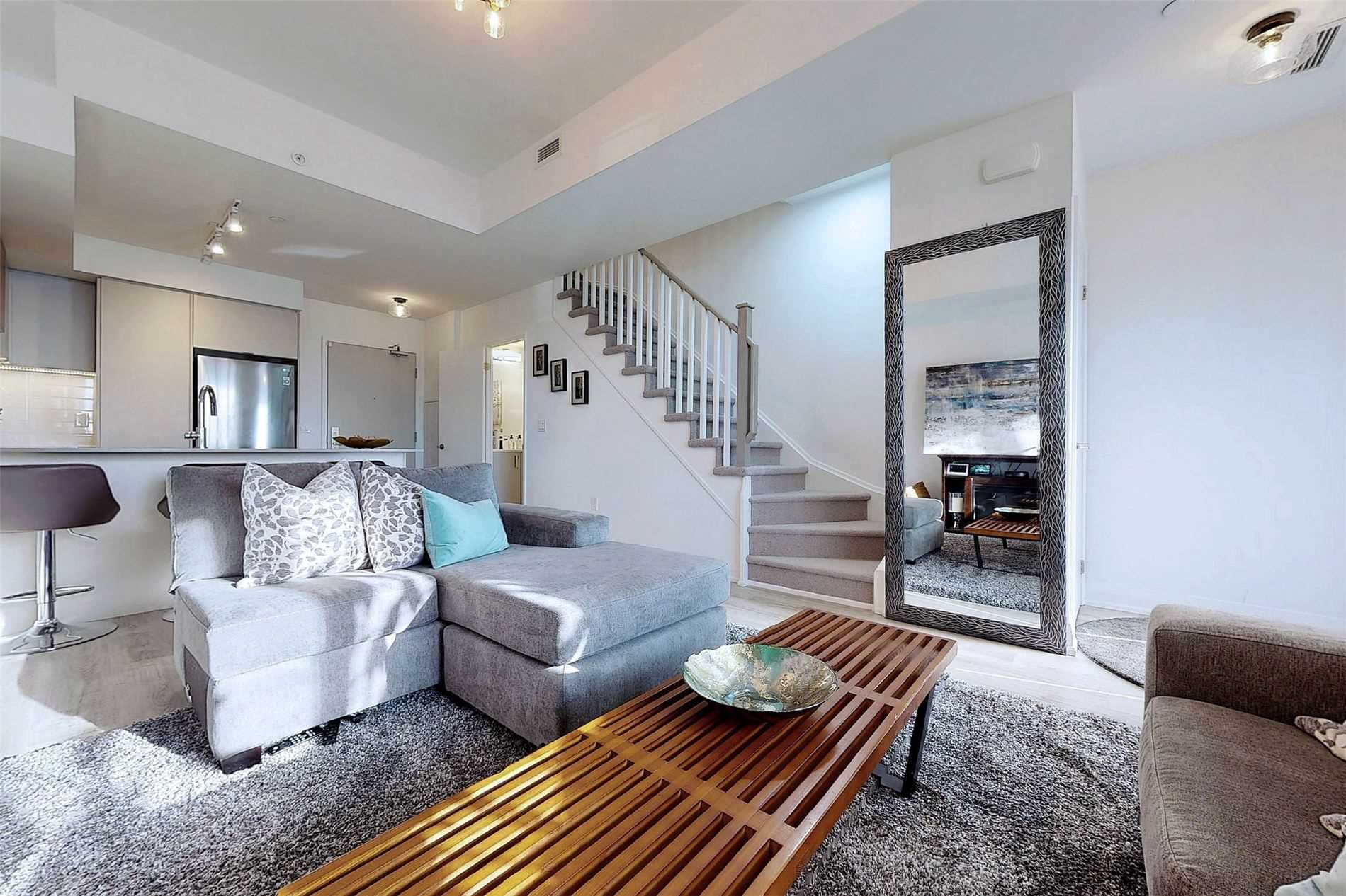 Listing W5928359 - Large Photo # 3