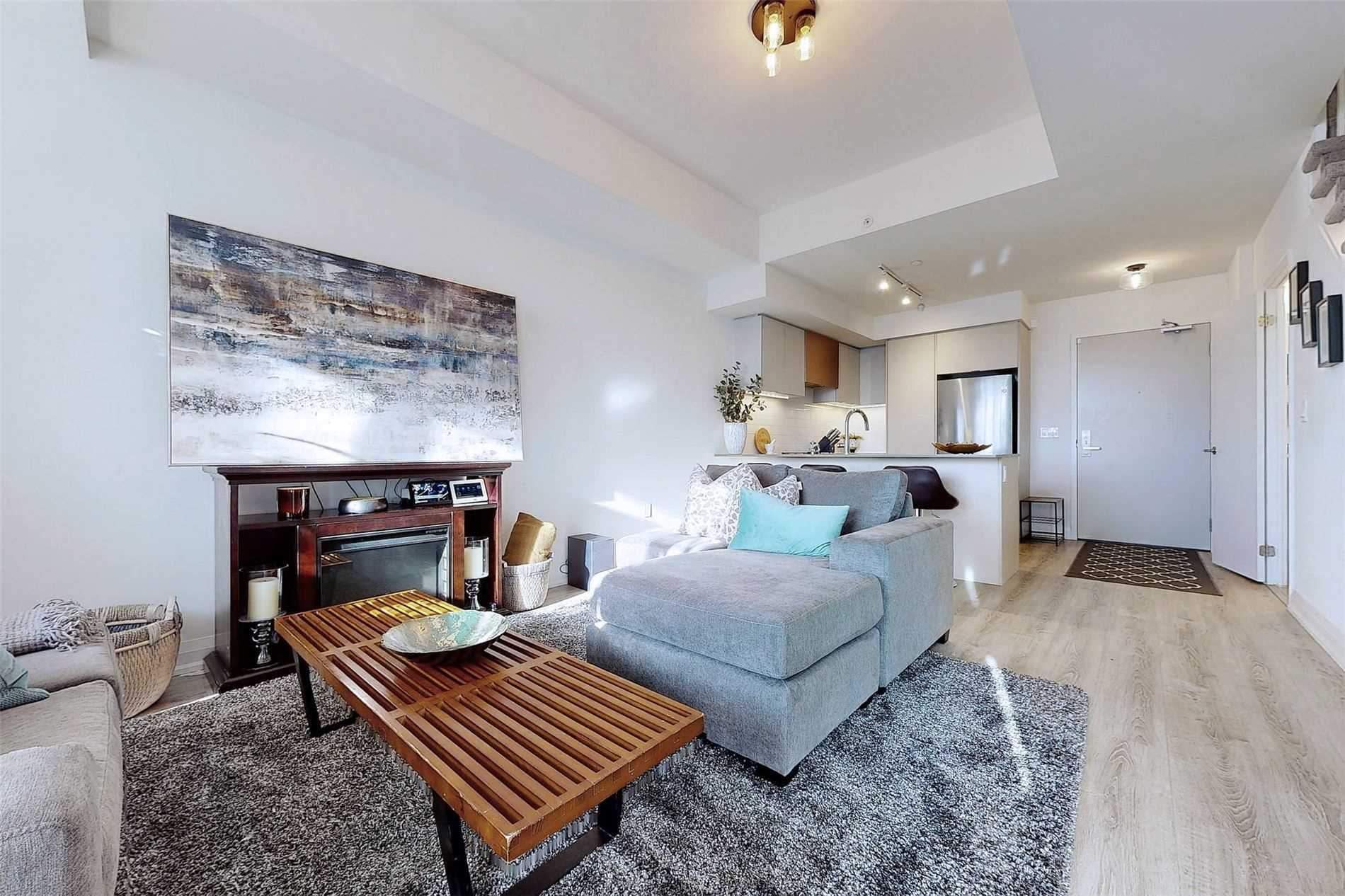 Listing W5928359 - Large Photo # 2