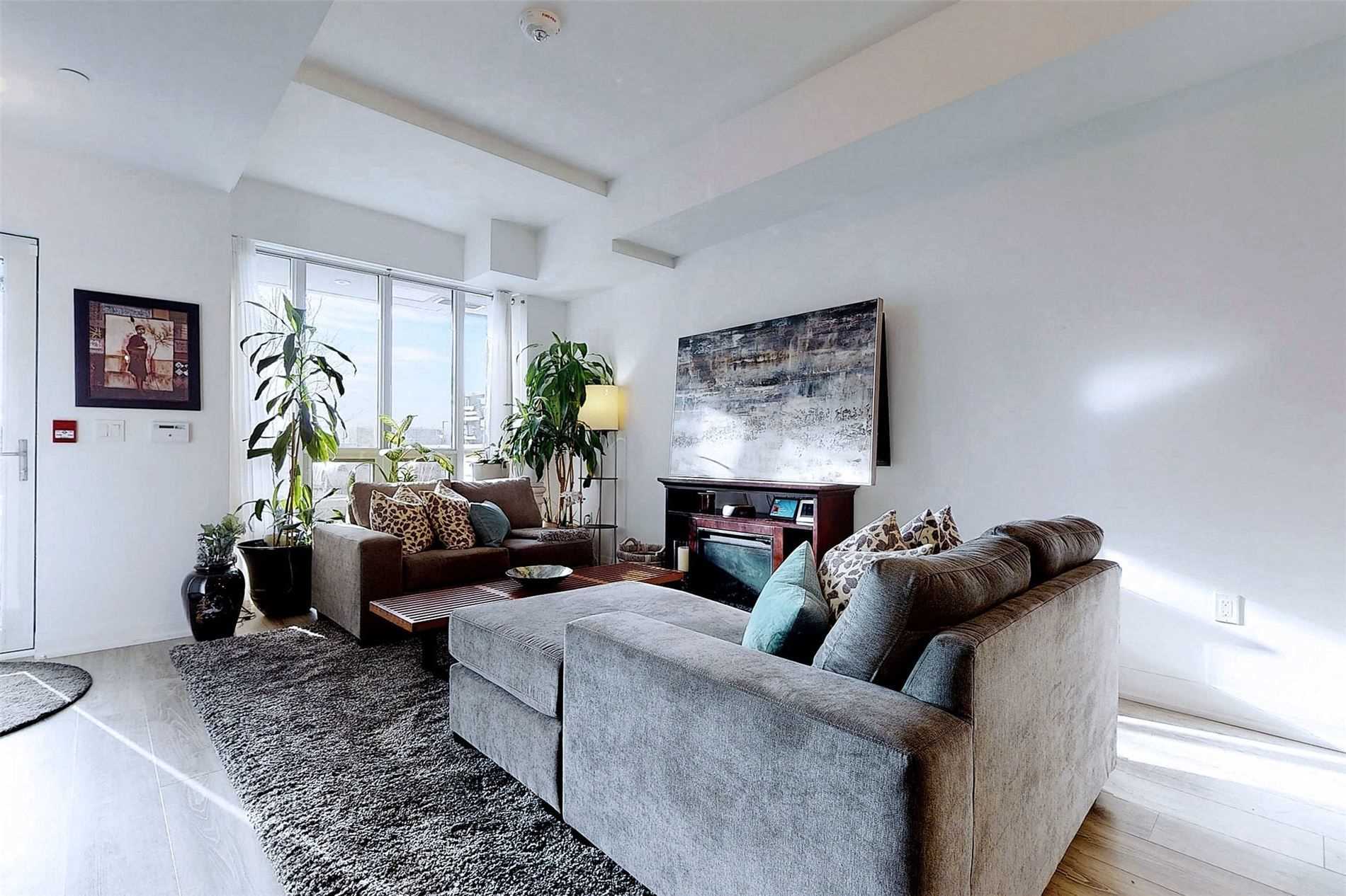 Listing W5928359 - Large Photo # 4
