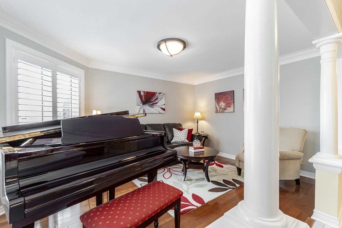 Listing W5928371 - Large Photo # 4