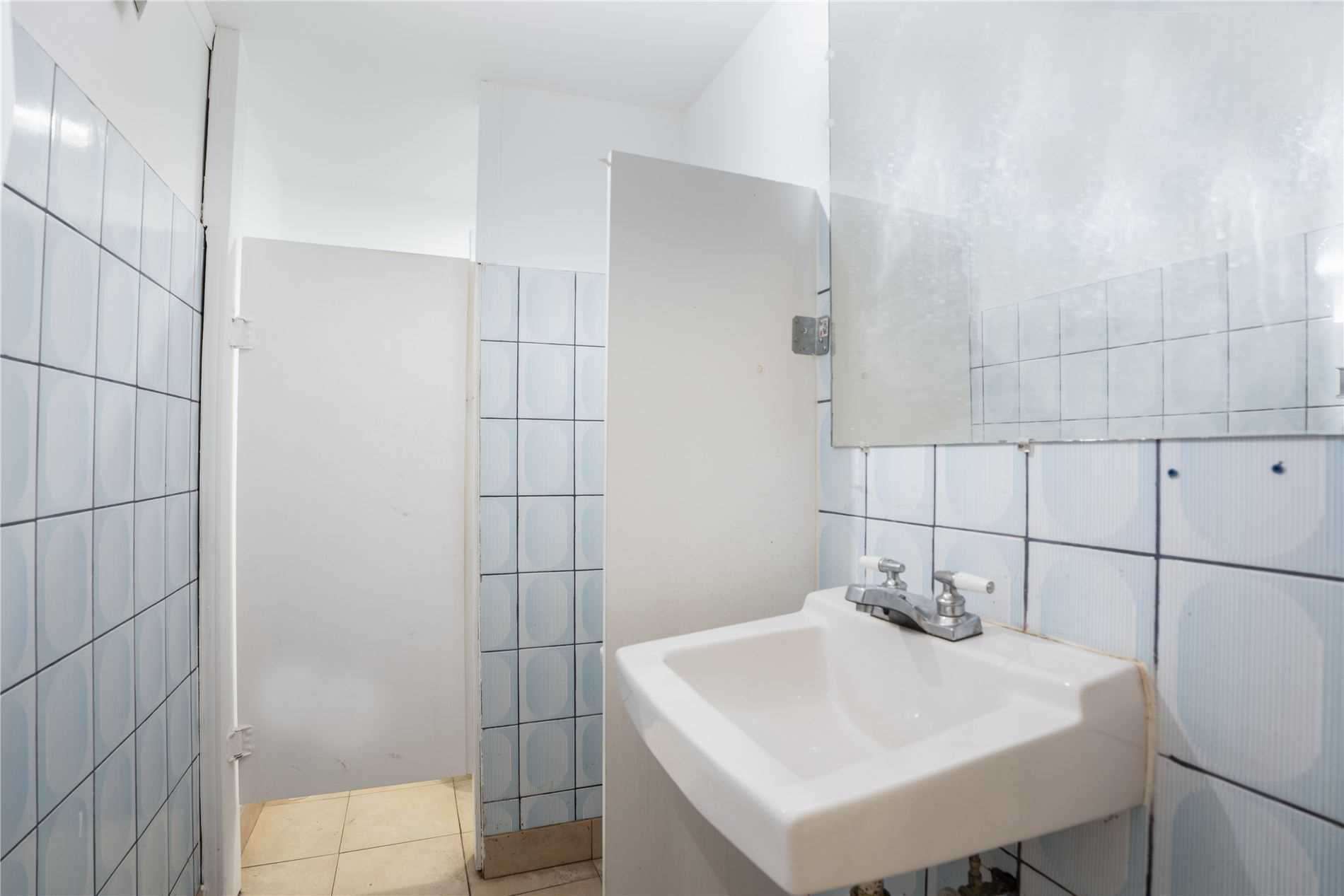 Listing W5928377 - Large Photo # 19