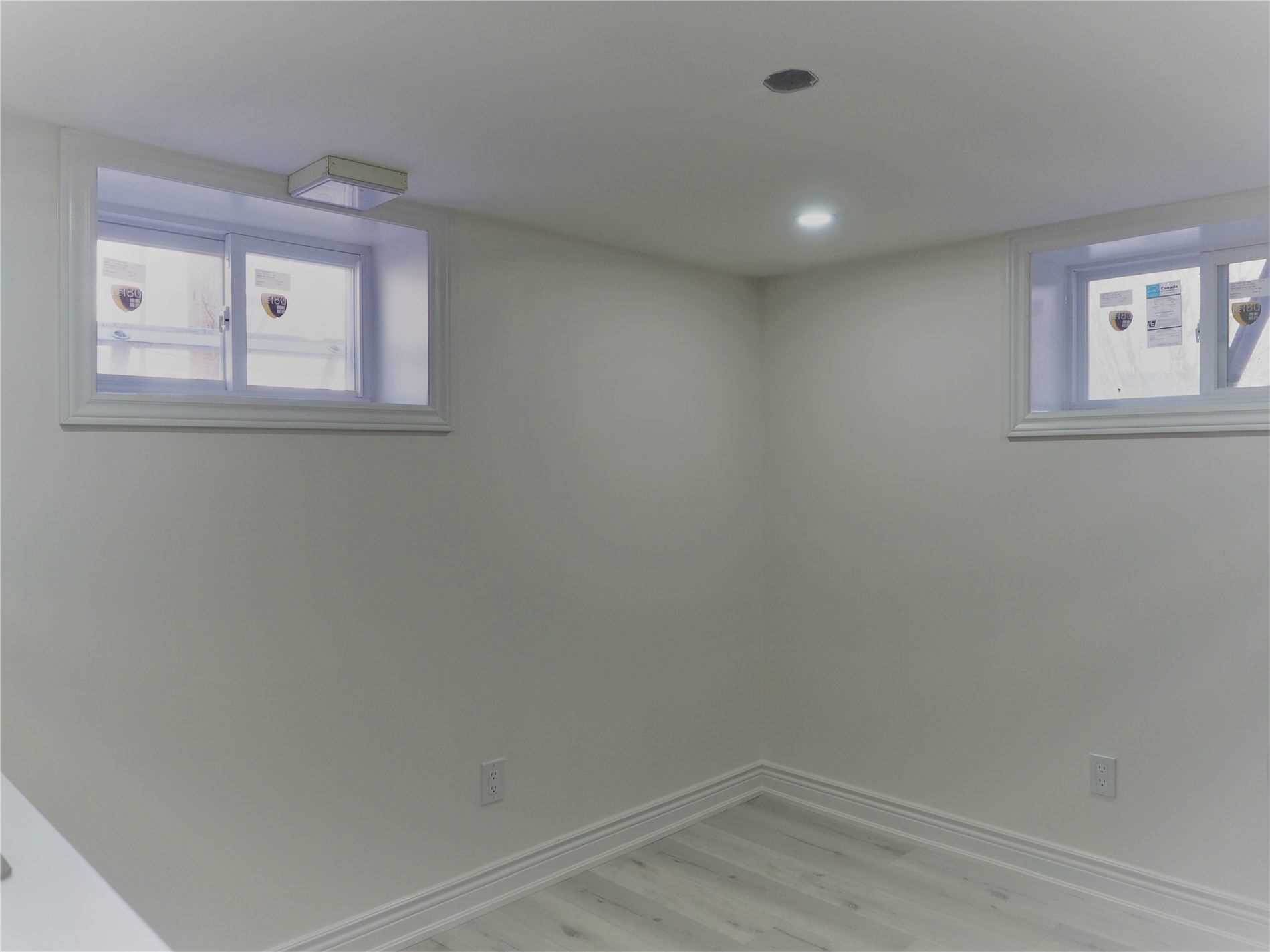 Listing W5928665 - Large Photo # 2