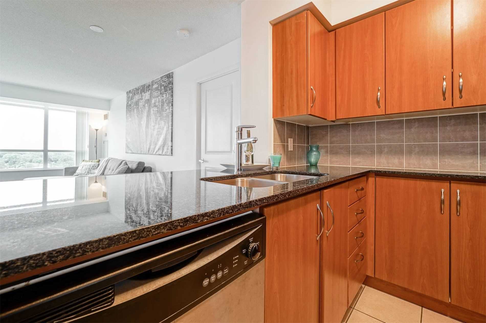 Listing W5928683 - Large Photo # 10