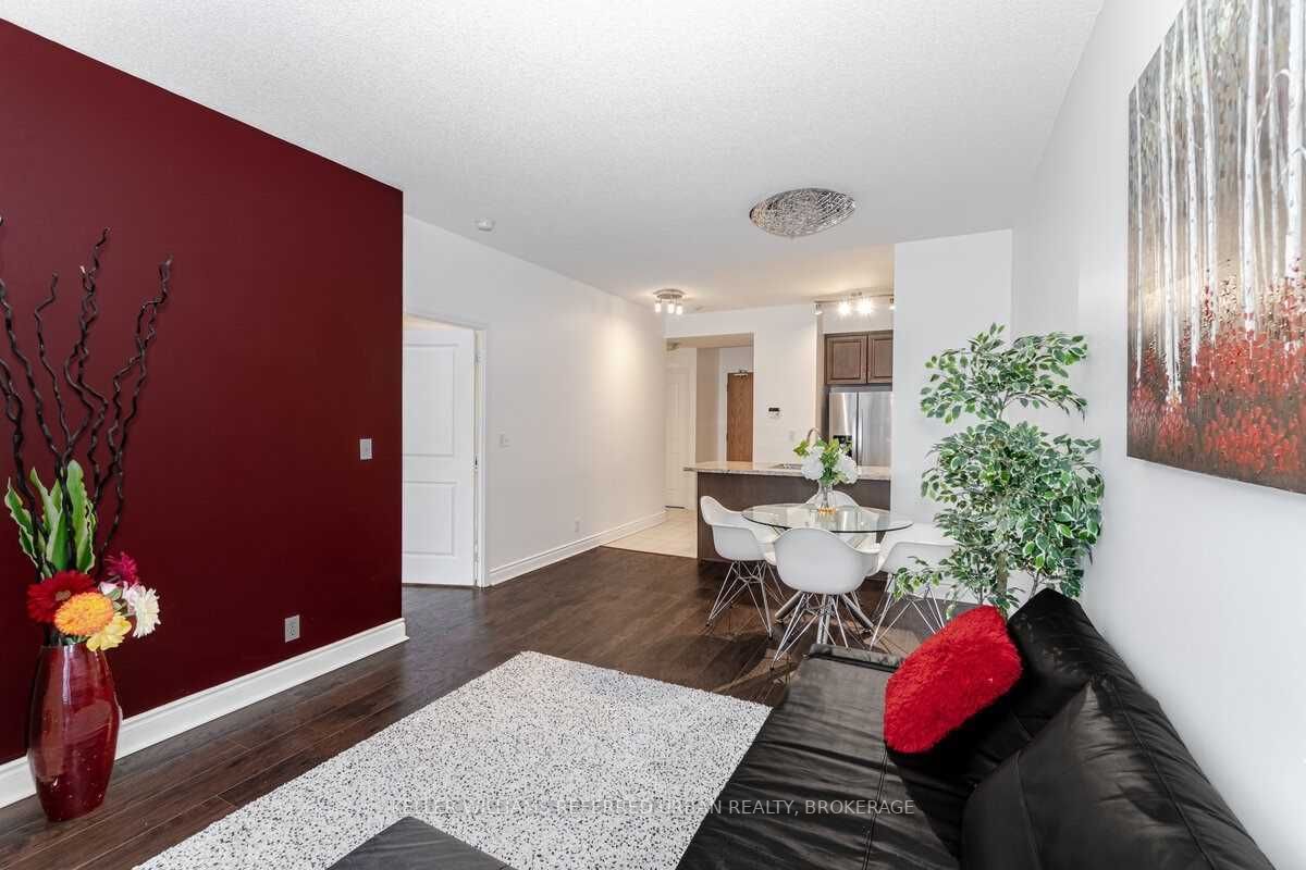Listing W5928803 - Large Photo # 6