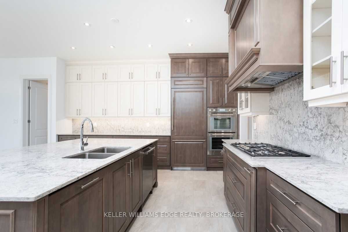 4 Jb Robson Crt