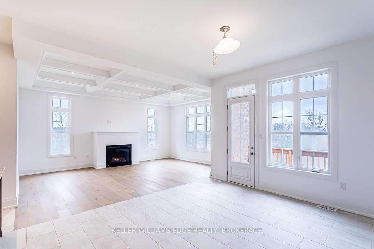 4 Jb Robson Crt
