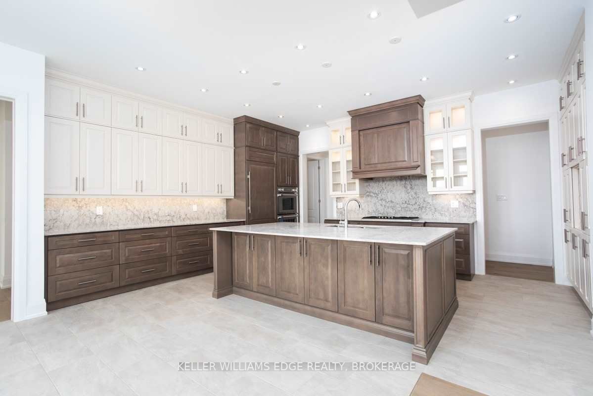 4 Jb Robson Crt
