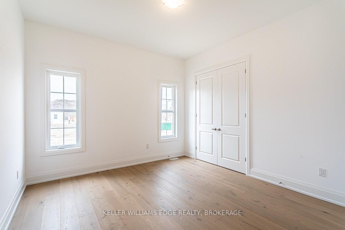 4 Jb Robson Crt