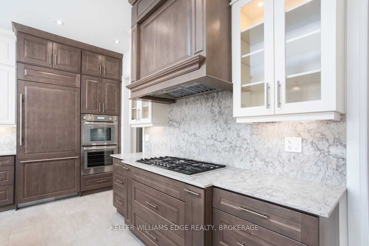 4 Jb Robson Crt