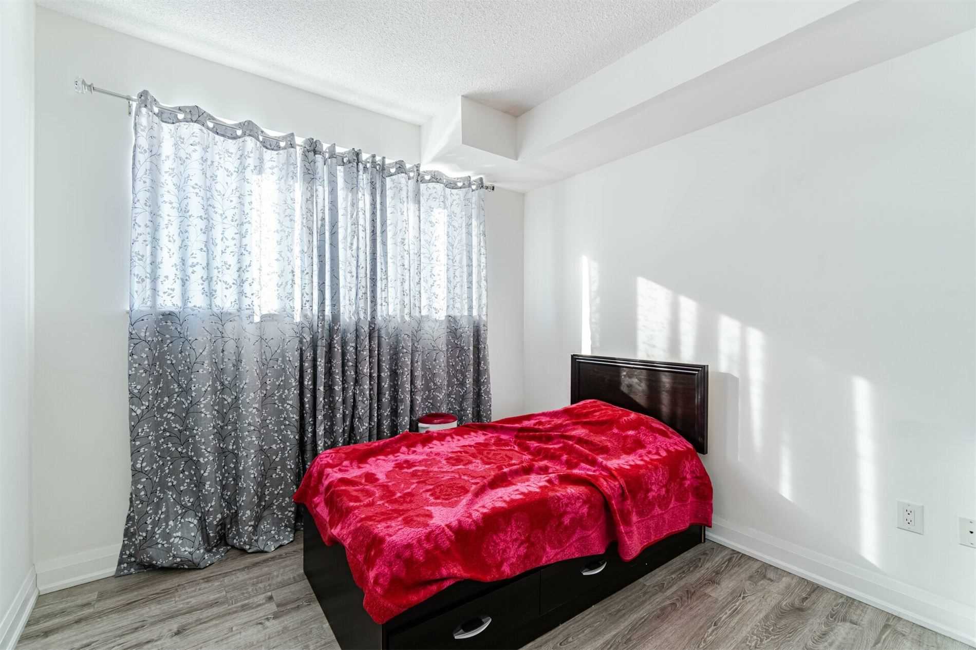 2800 Keele St, #813