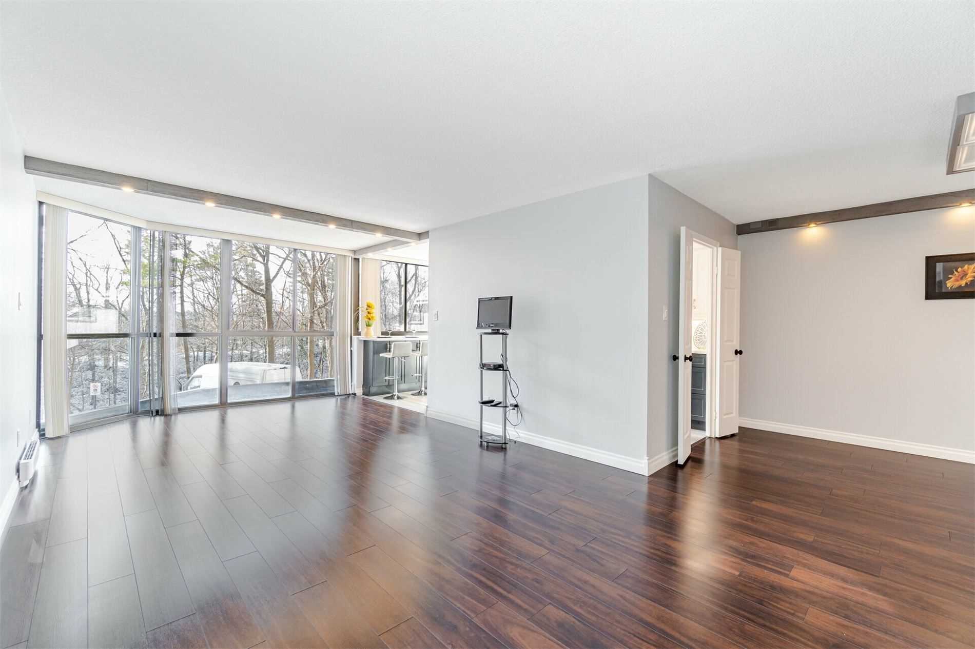 Listing W5929513 - Large Photo # 10