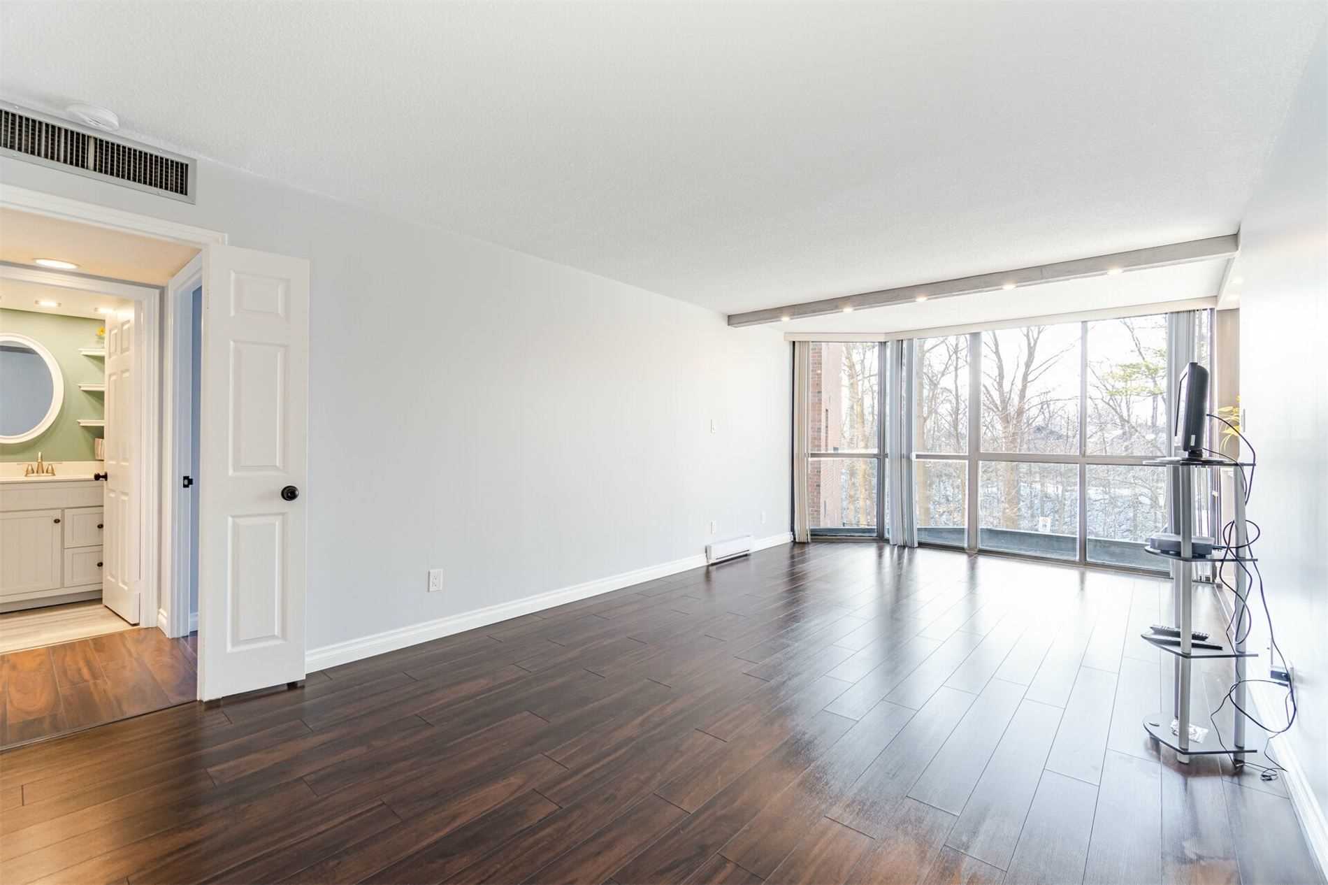 Listing W5929513 - Large Photo # 11