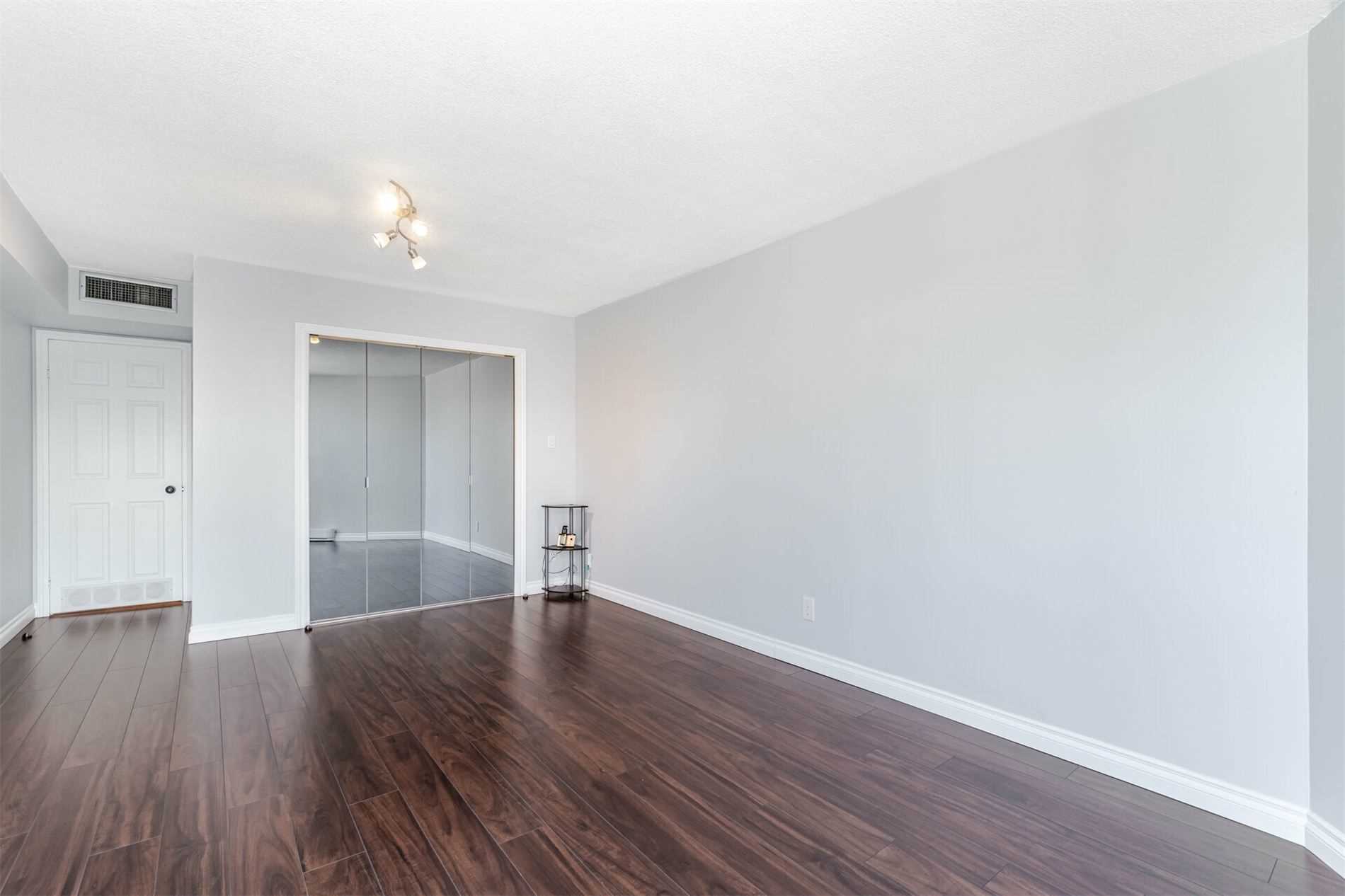 Listing W5929513 - Large Photo # 25