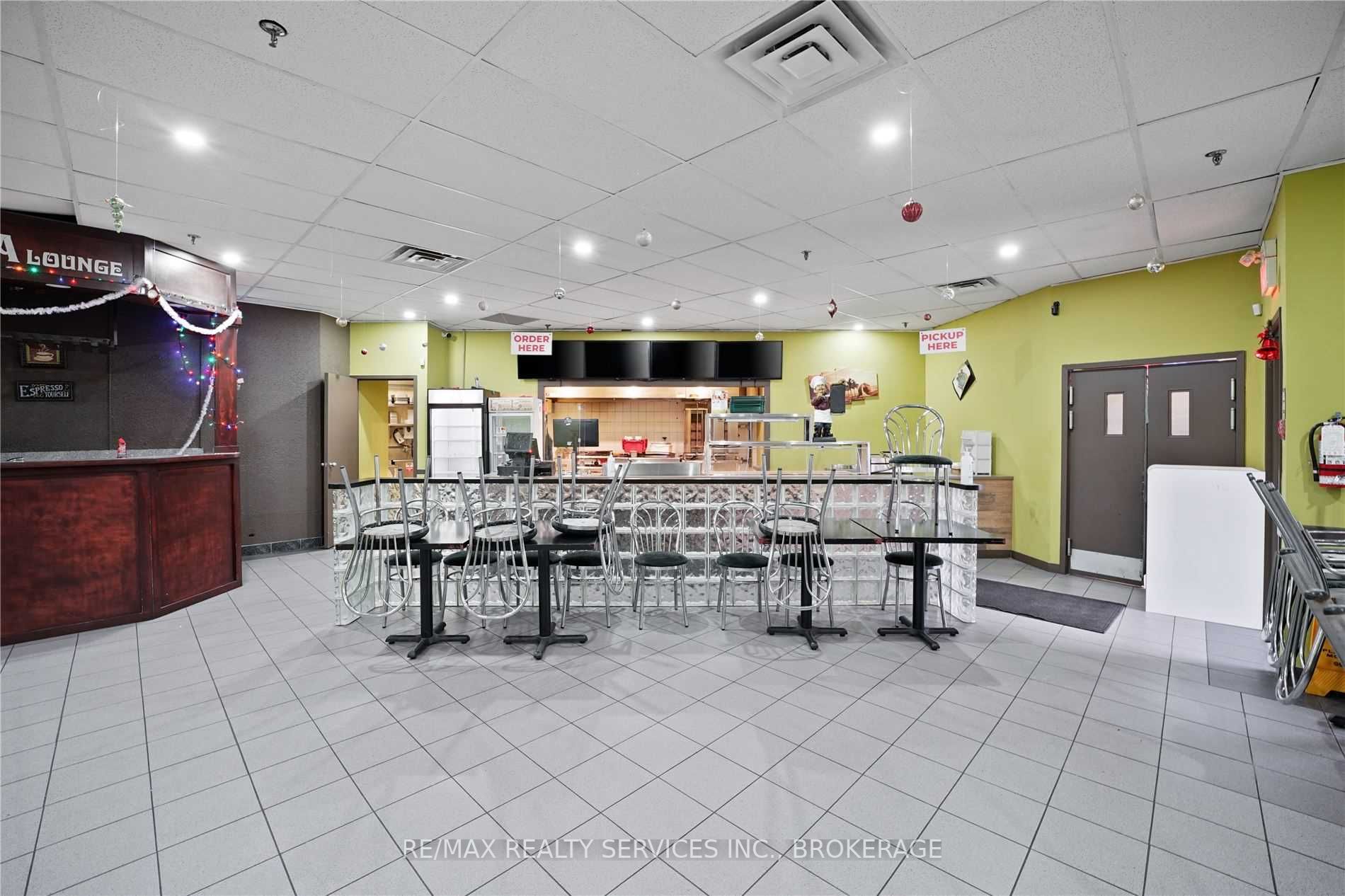 Listing W5929537 - Large Photo # 3