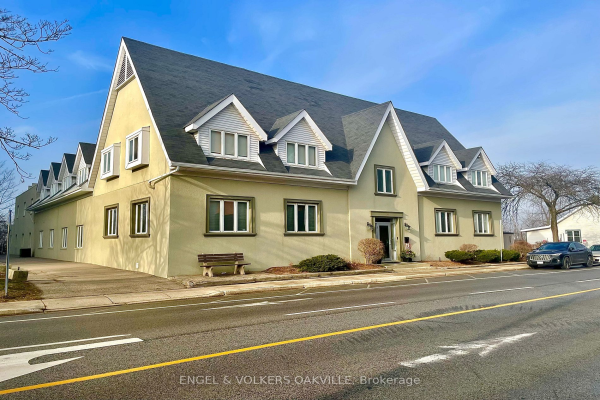 151 Randall St, Oakville