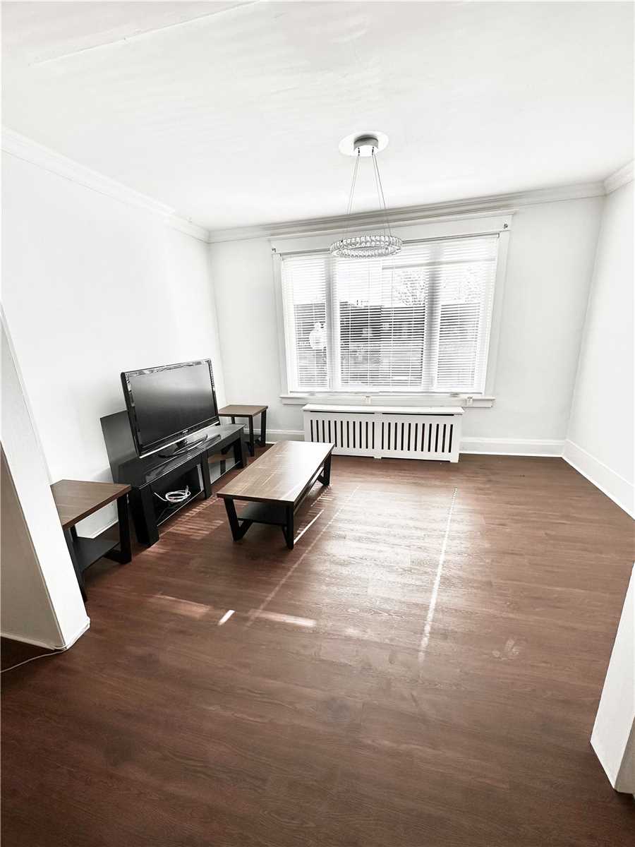 Listing W5930519 - Large Photo # 2
