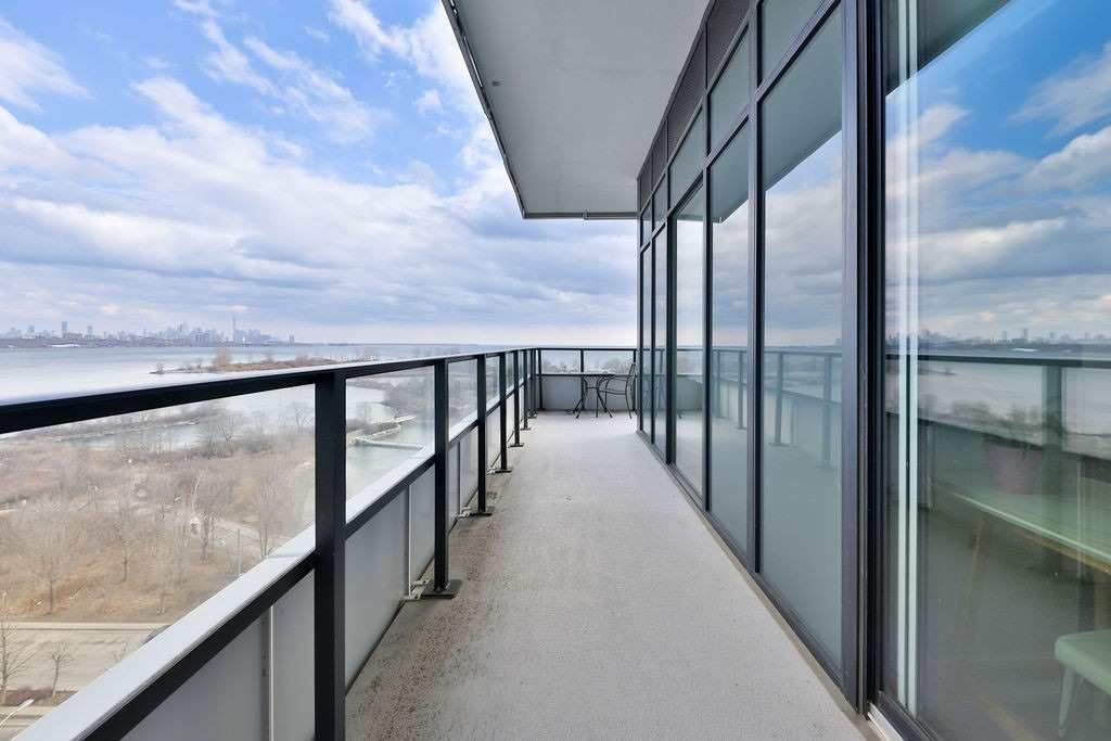 20 Shore Breeze Drive, #702