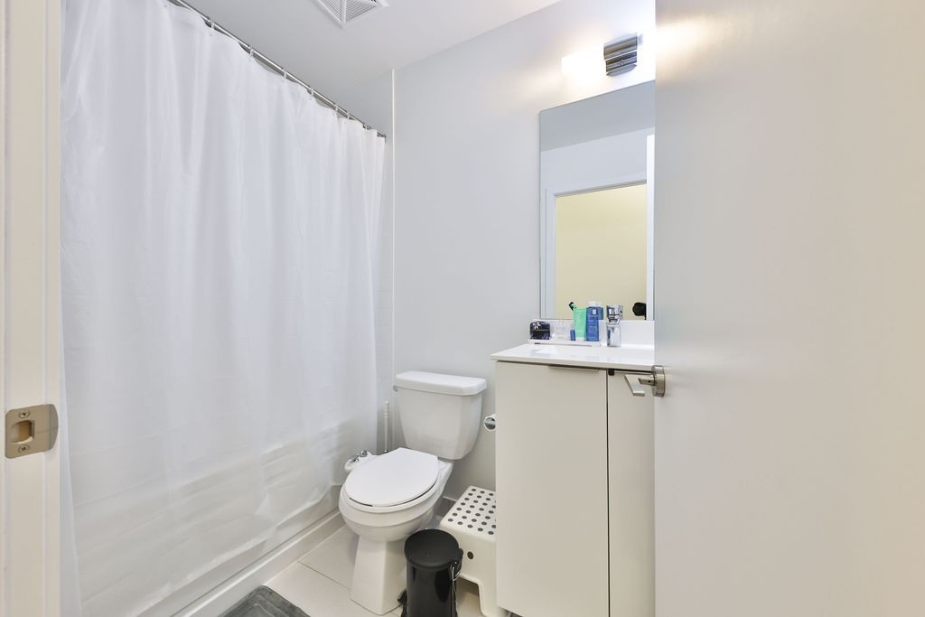 20 Shore Breeze Drive, #702