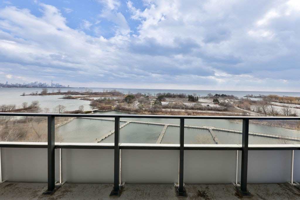 20 Shore Breeze Drive, #702