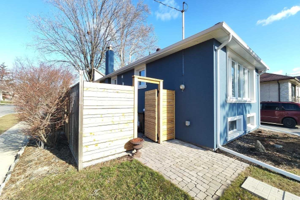 50 Eringate Dr, Toronto