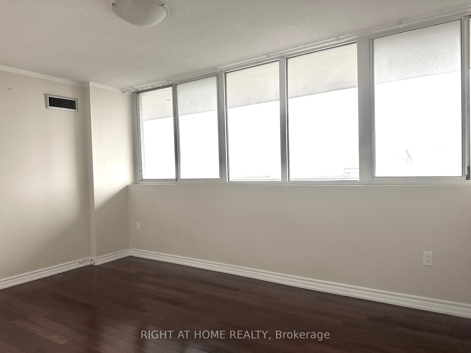 Listing W5931316 - Large Photo # 13