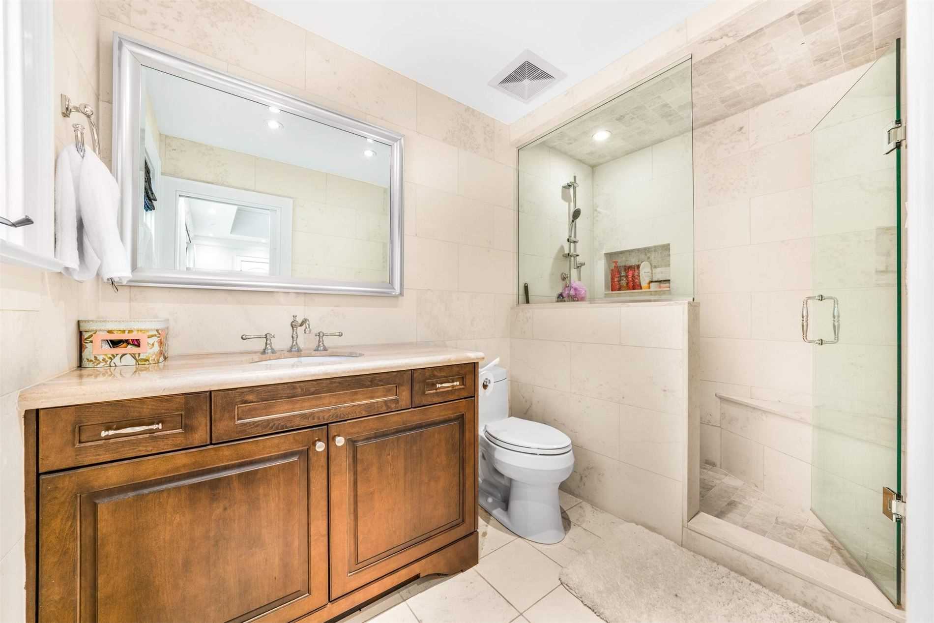 1267 Cambridge Dr