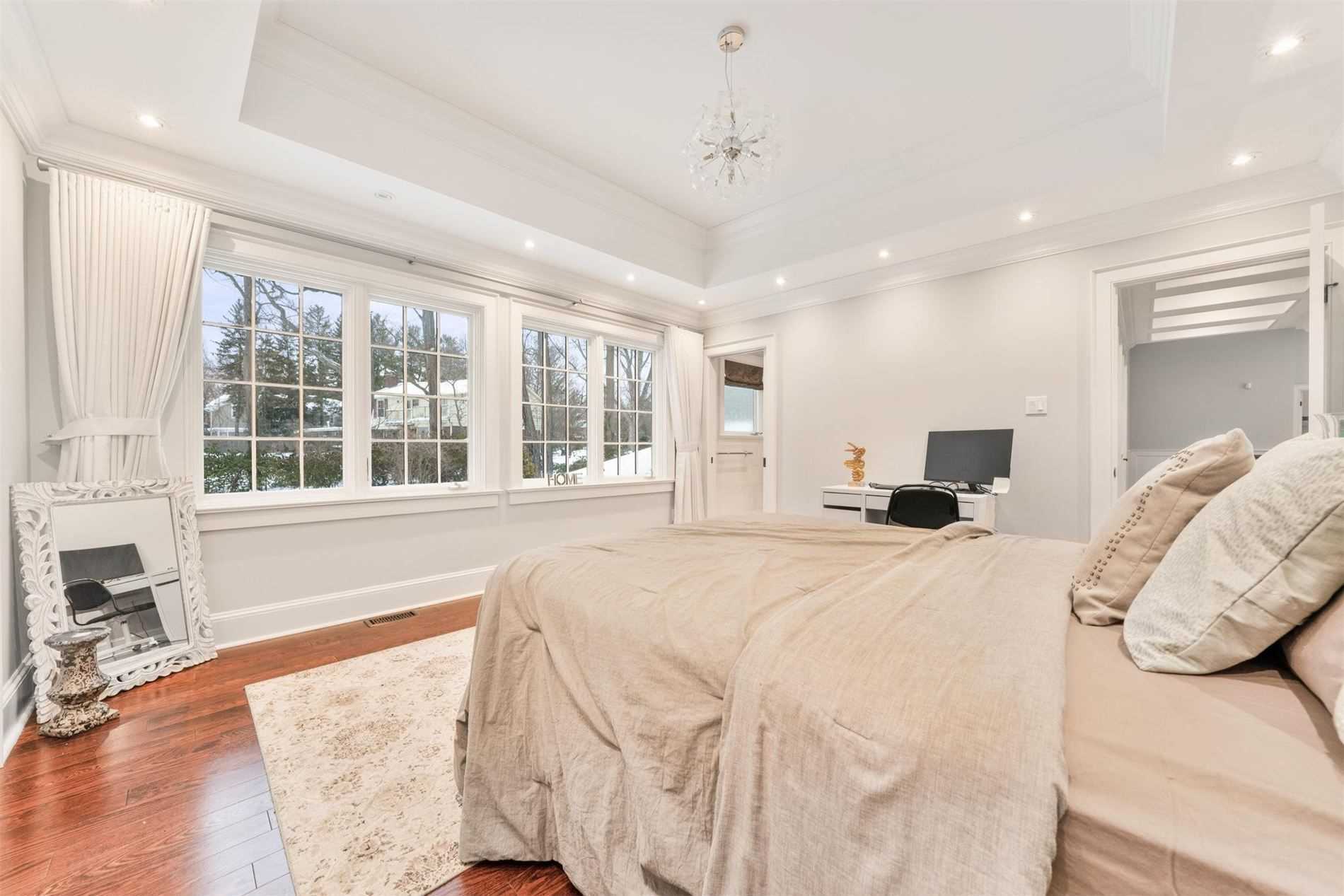 1267 Cambridge Dr