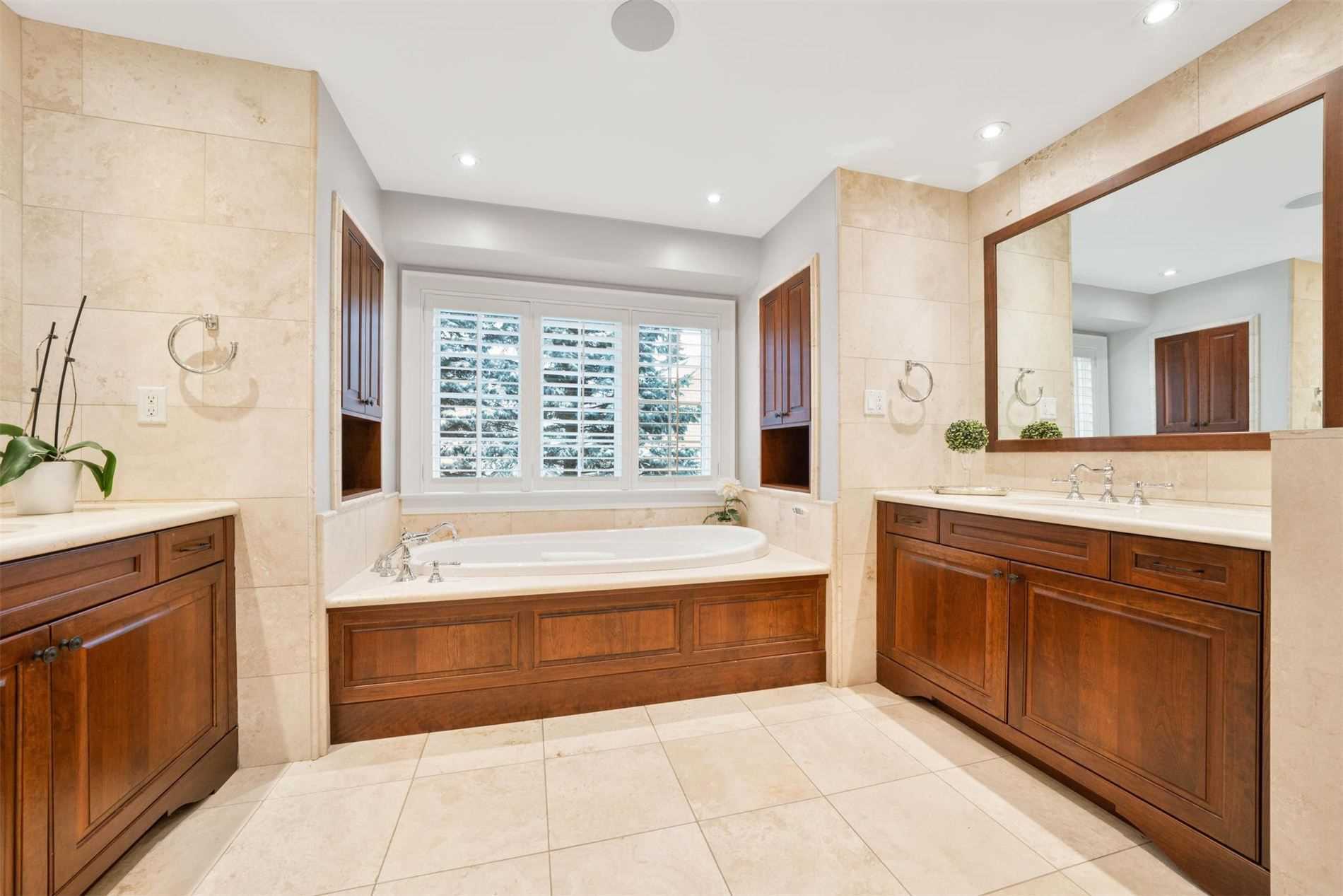1267 Cambridge Dr