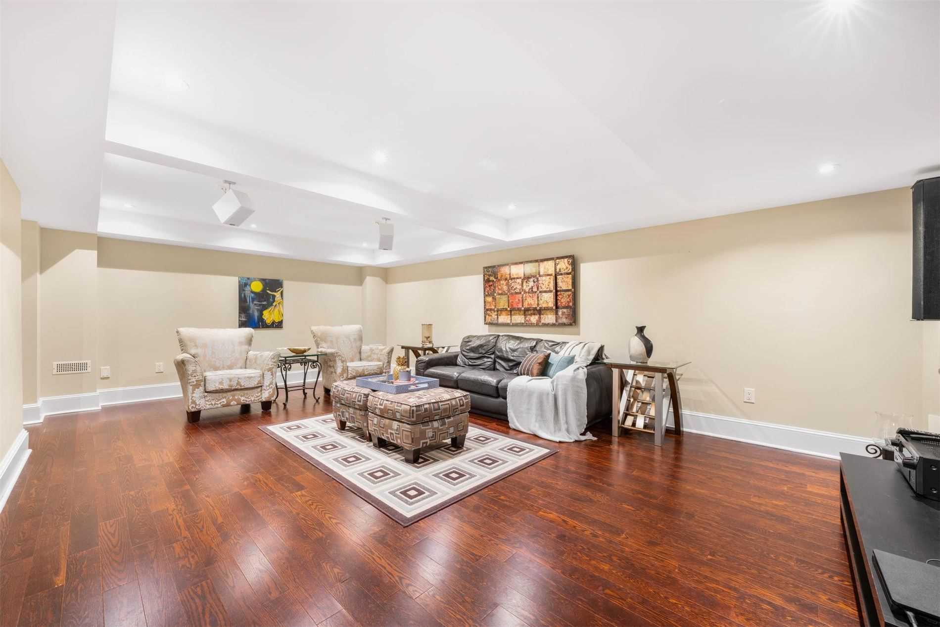 1267 Cambridge Dr