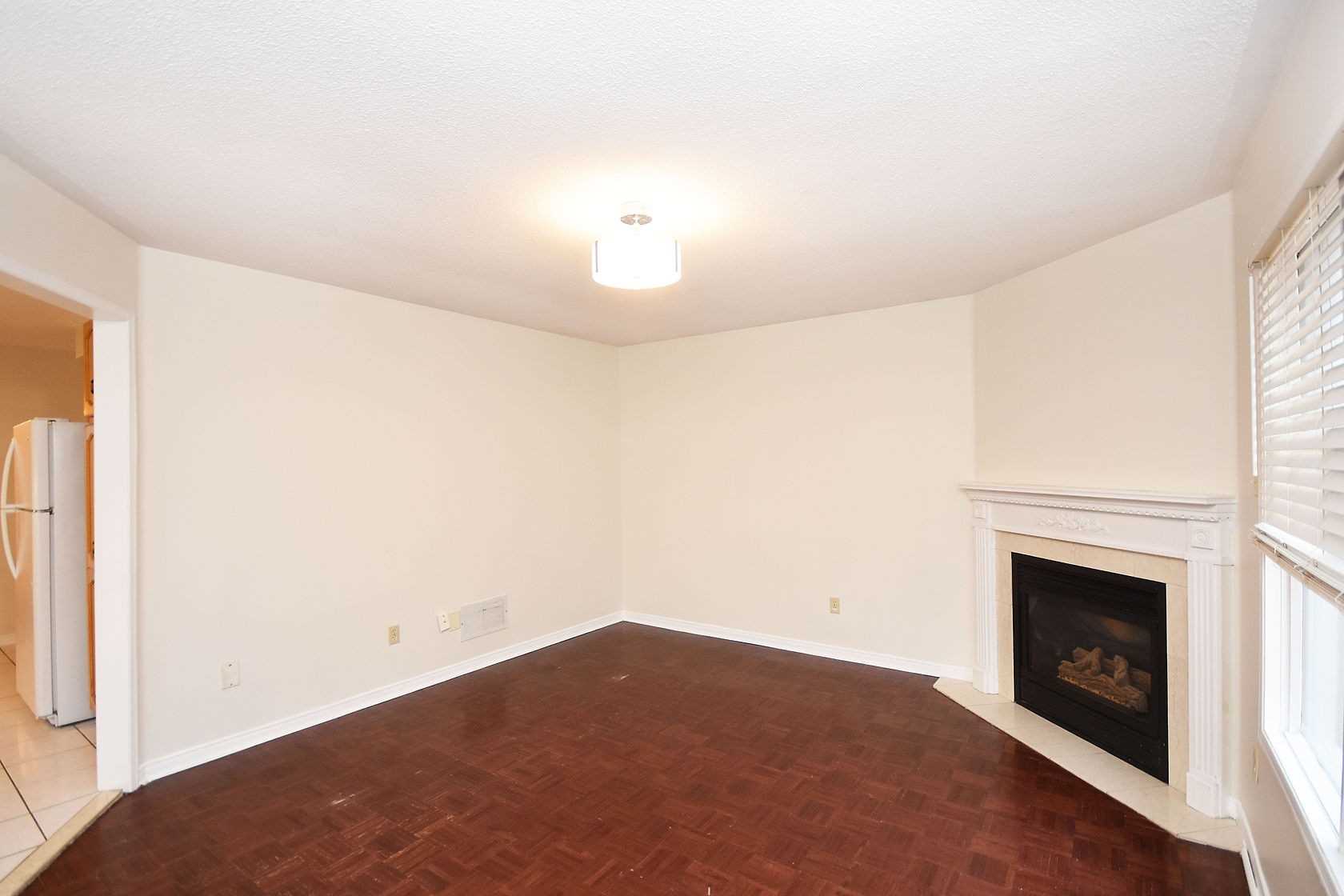 Listing W5931829 - Large Photo # 3