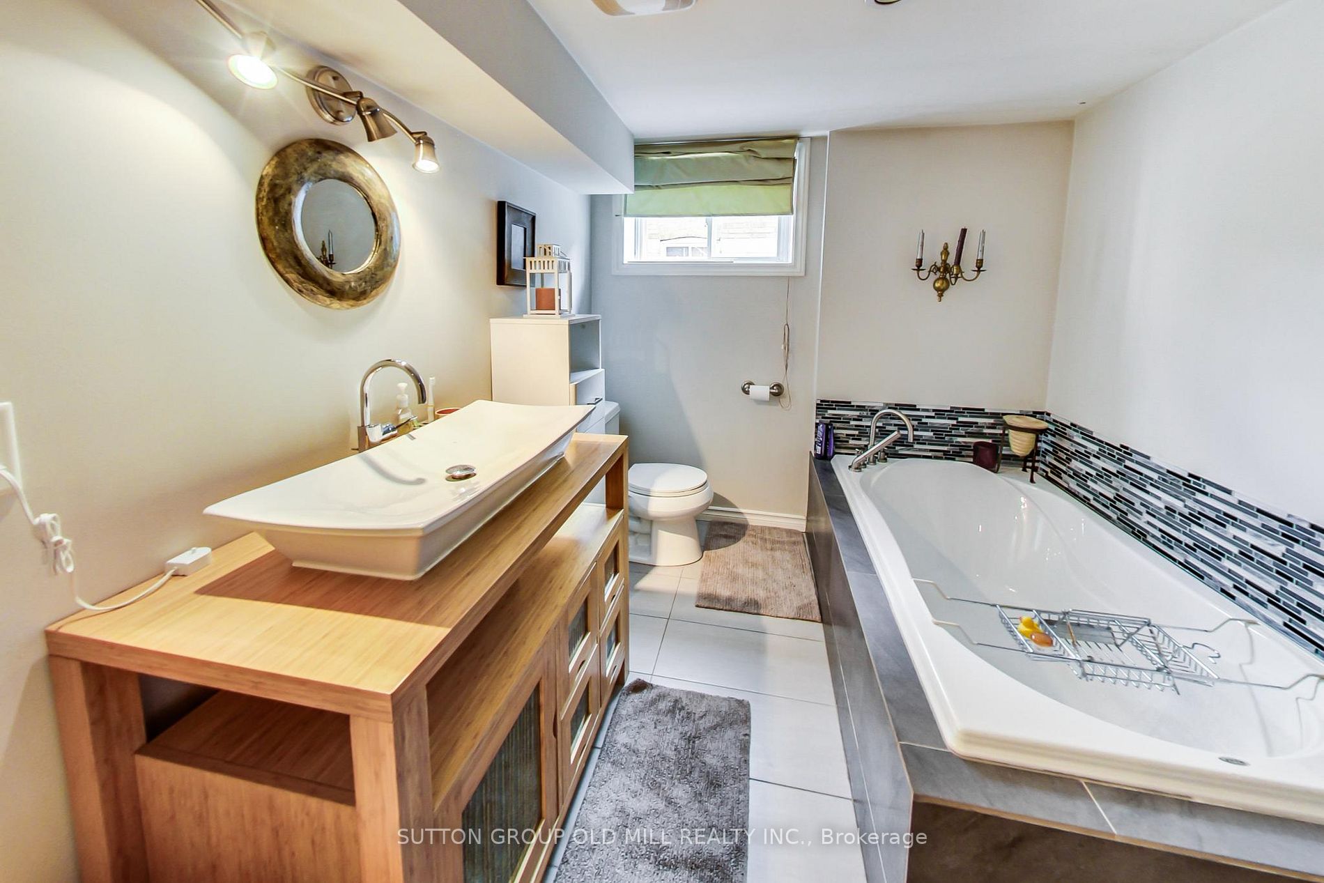 3 Westglen Cres