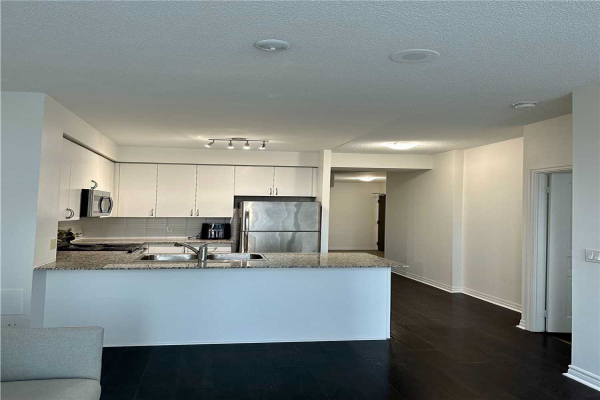 225 Webb Dr, Mississauga