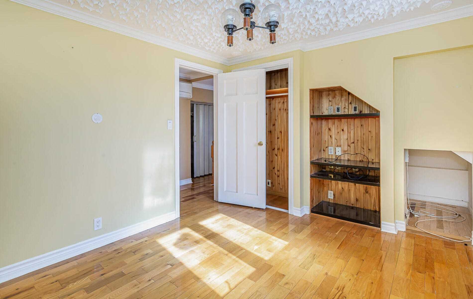 Listing W5932295 - Large Photo # 24
