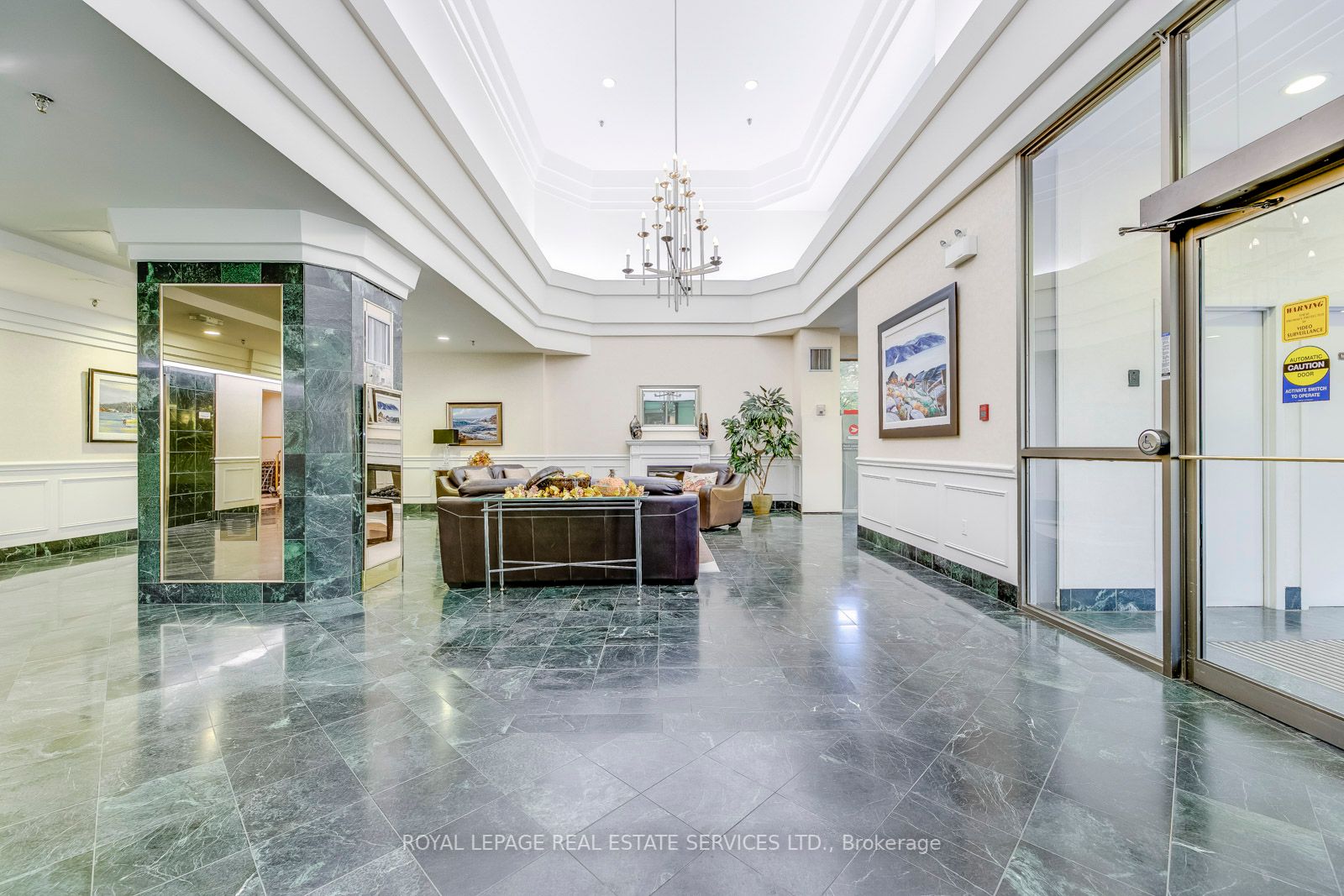 Listing W5932492 - Large Photo # 3