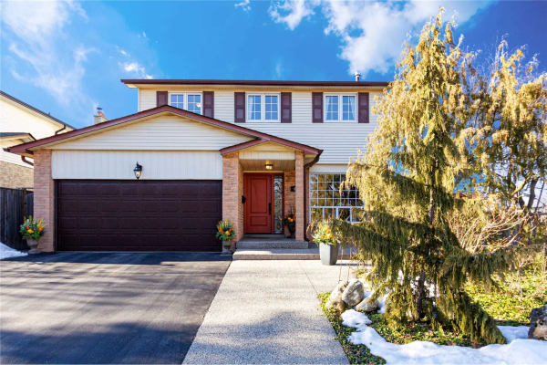 667 Clover Park Cres, Milton