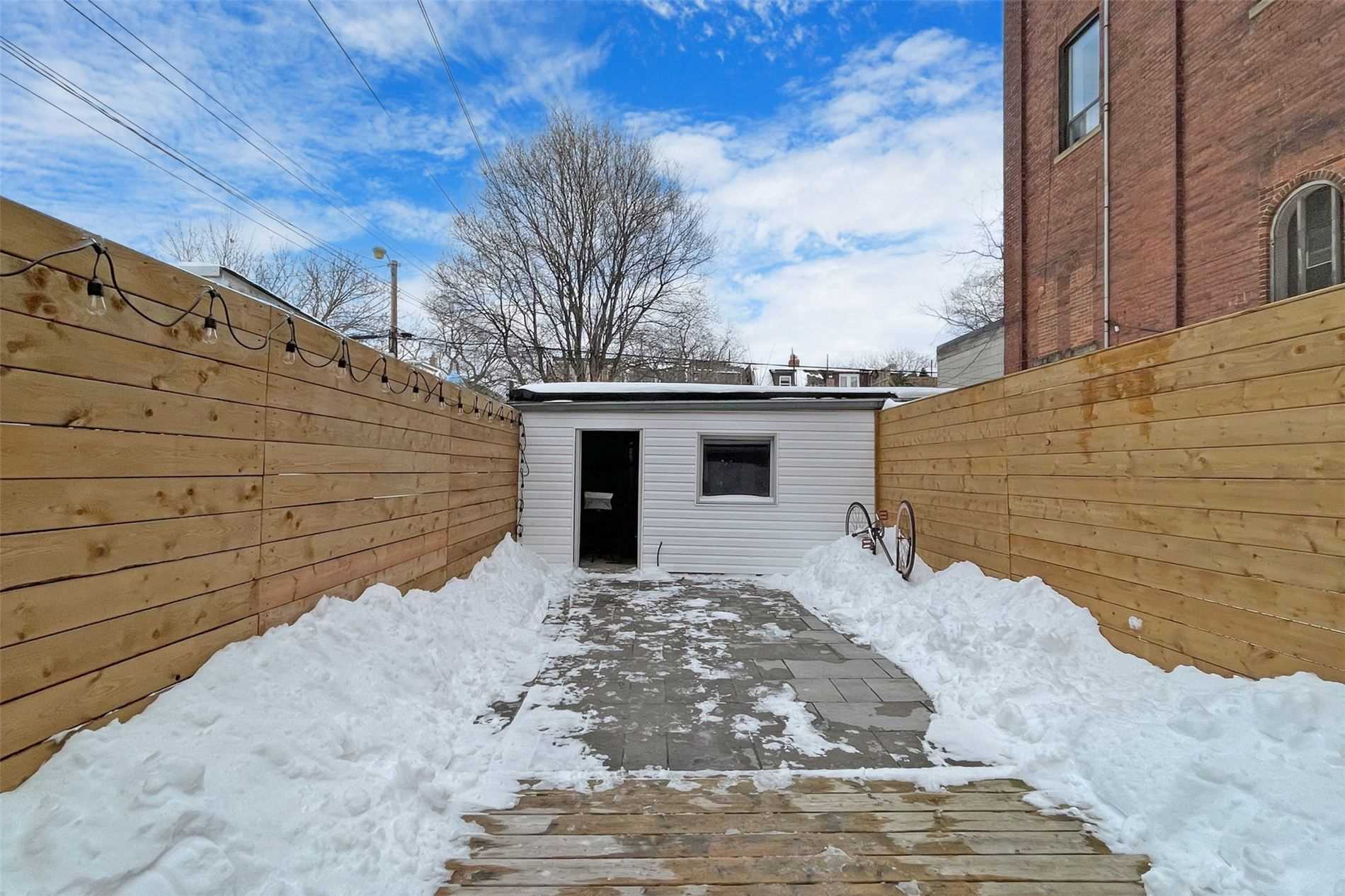 811 Dovercourt Road