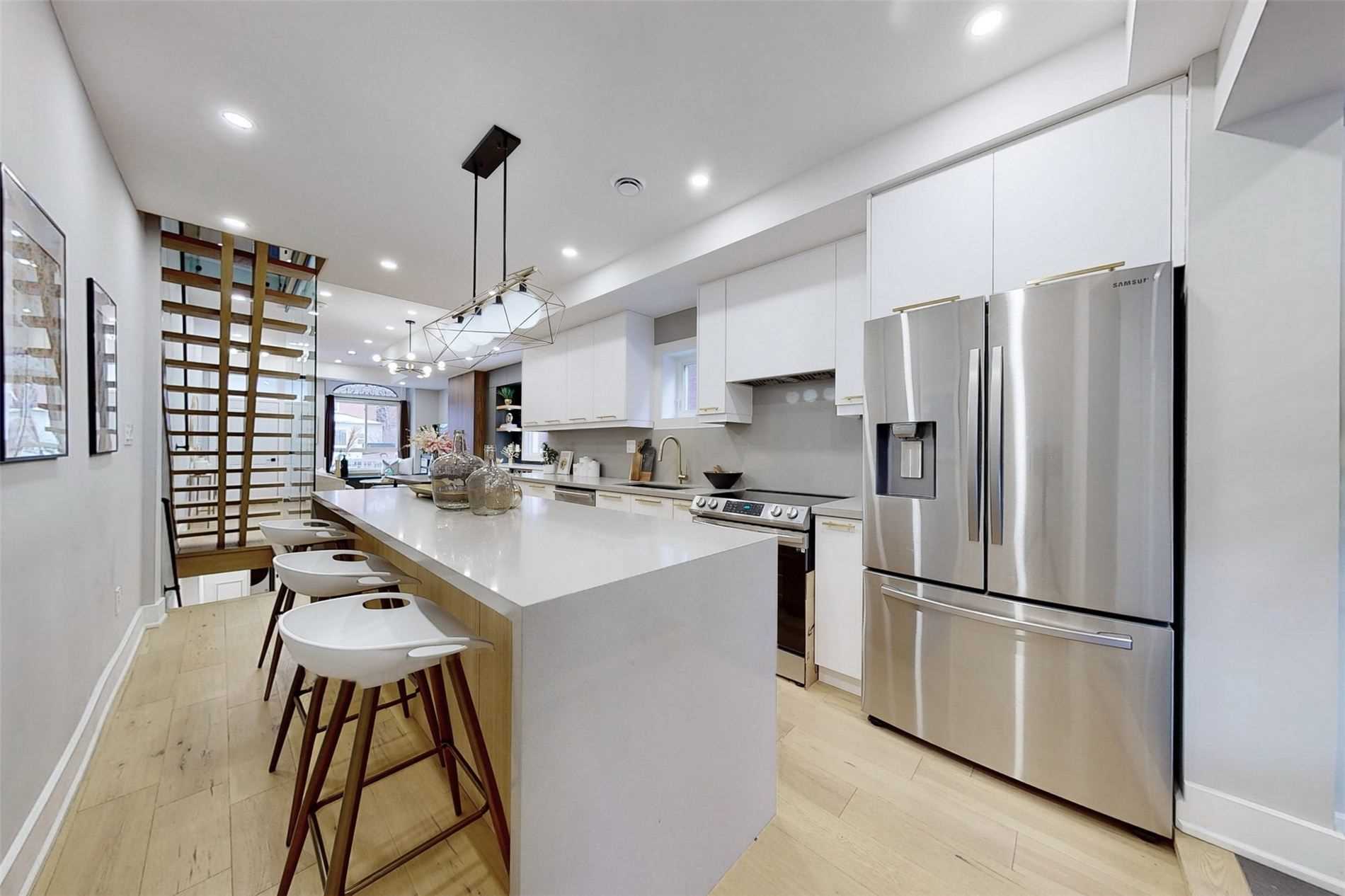 811 Dovercourt Road