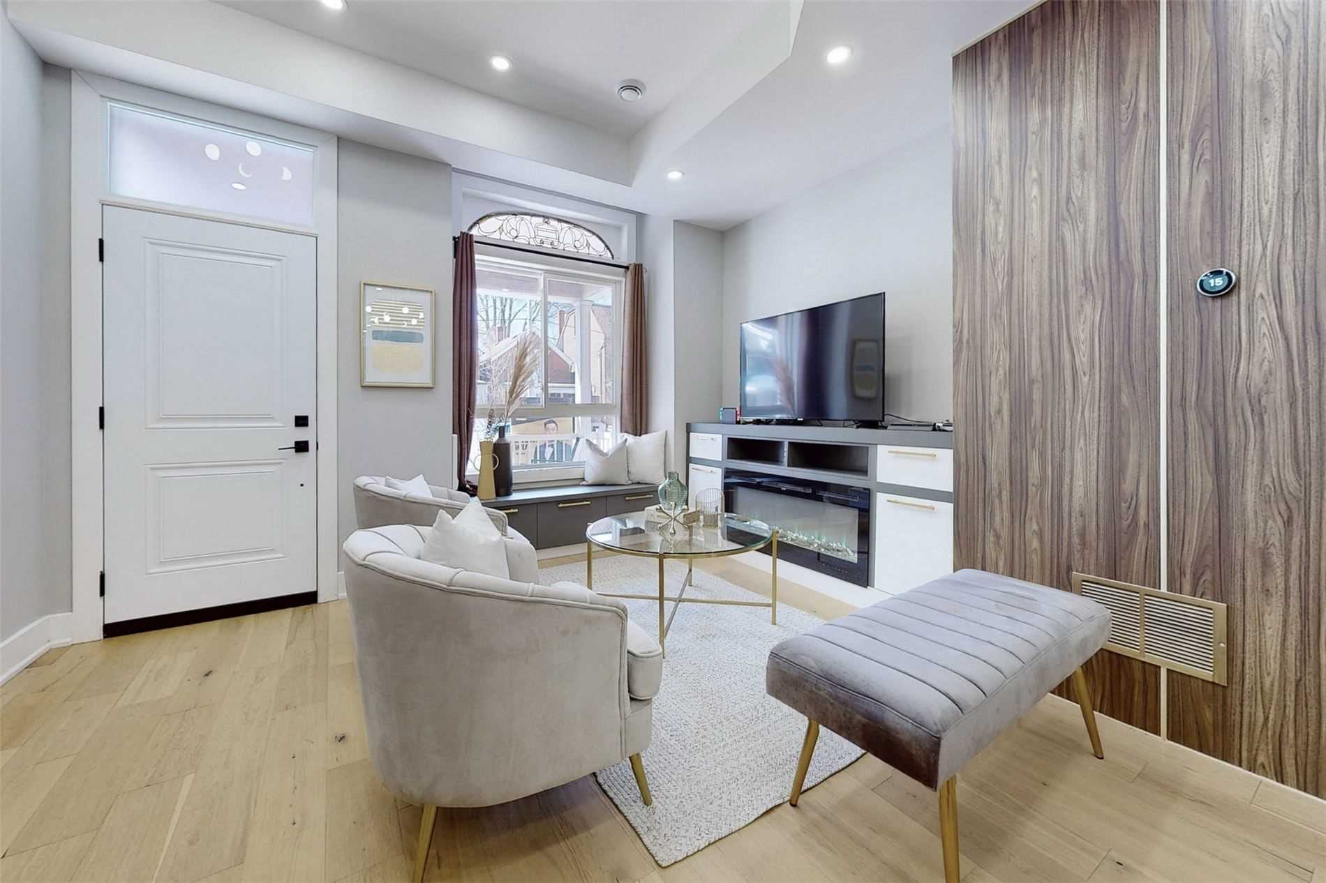811 Dovercourt Road
