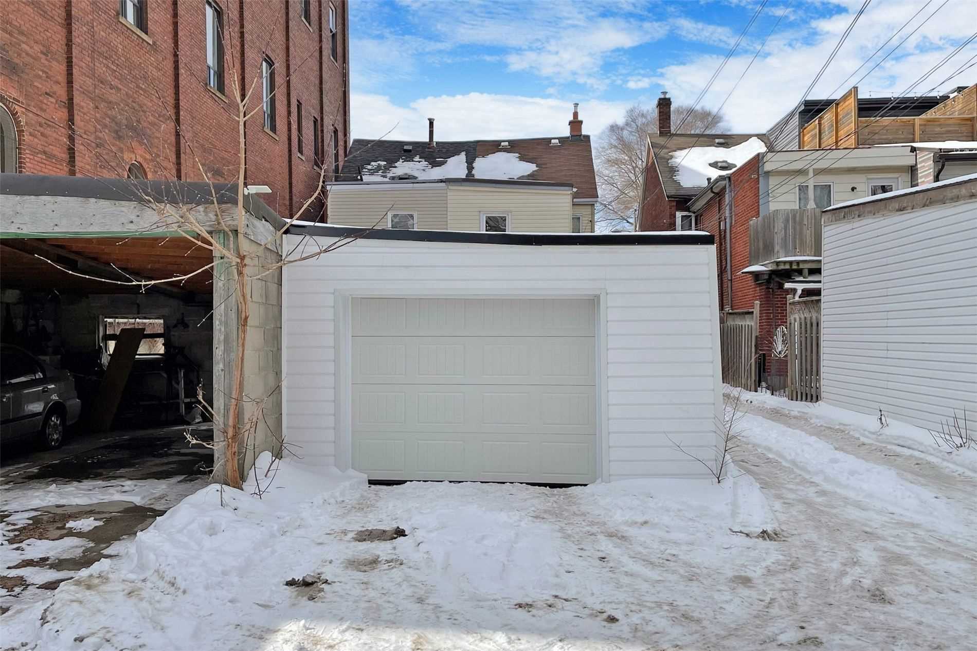 811 Dovercourt Road