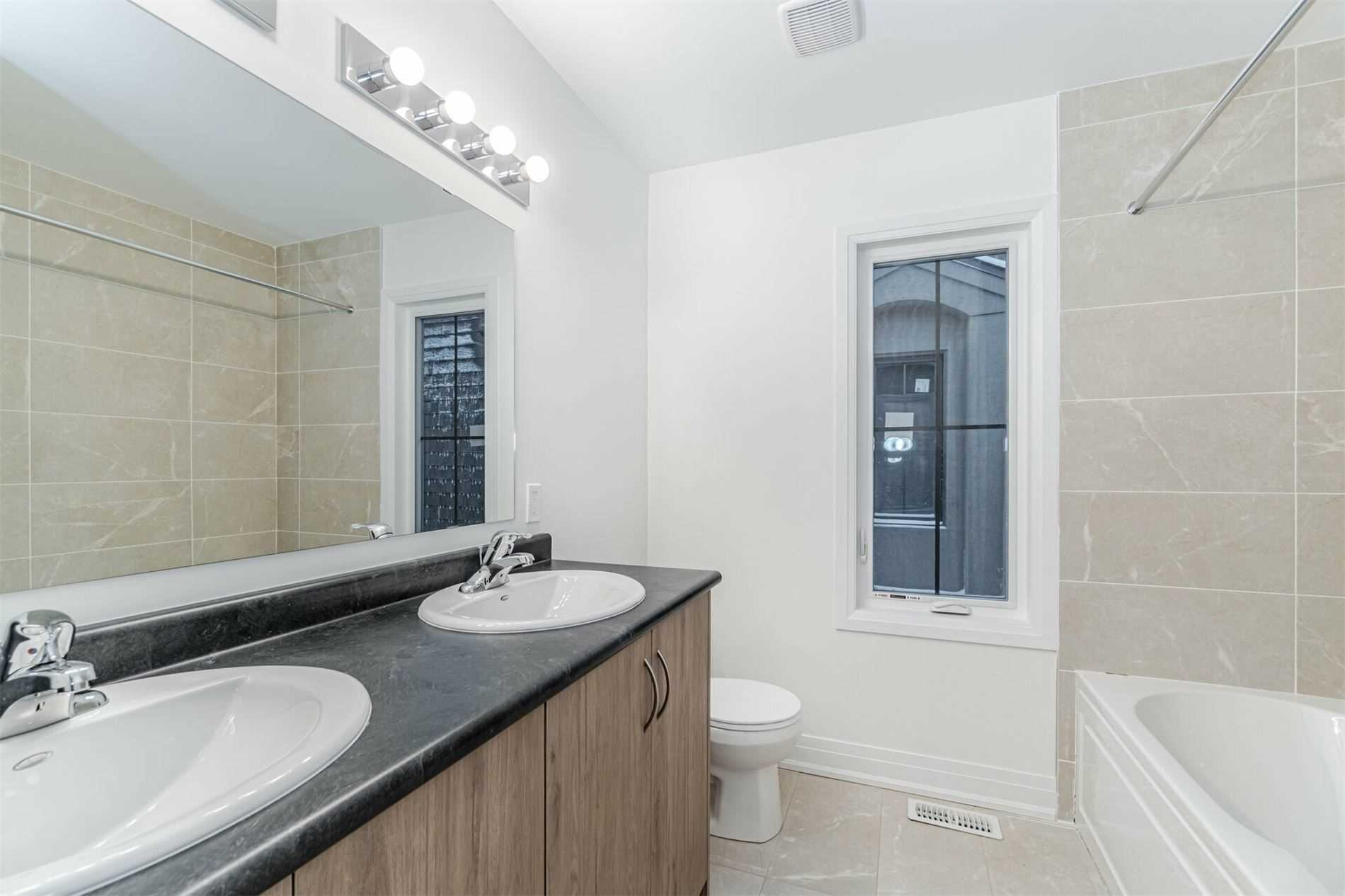 2102 Royal Gala Circ