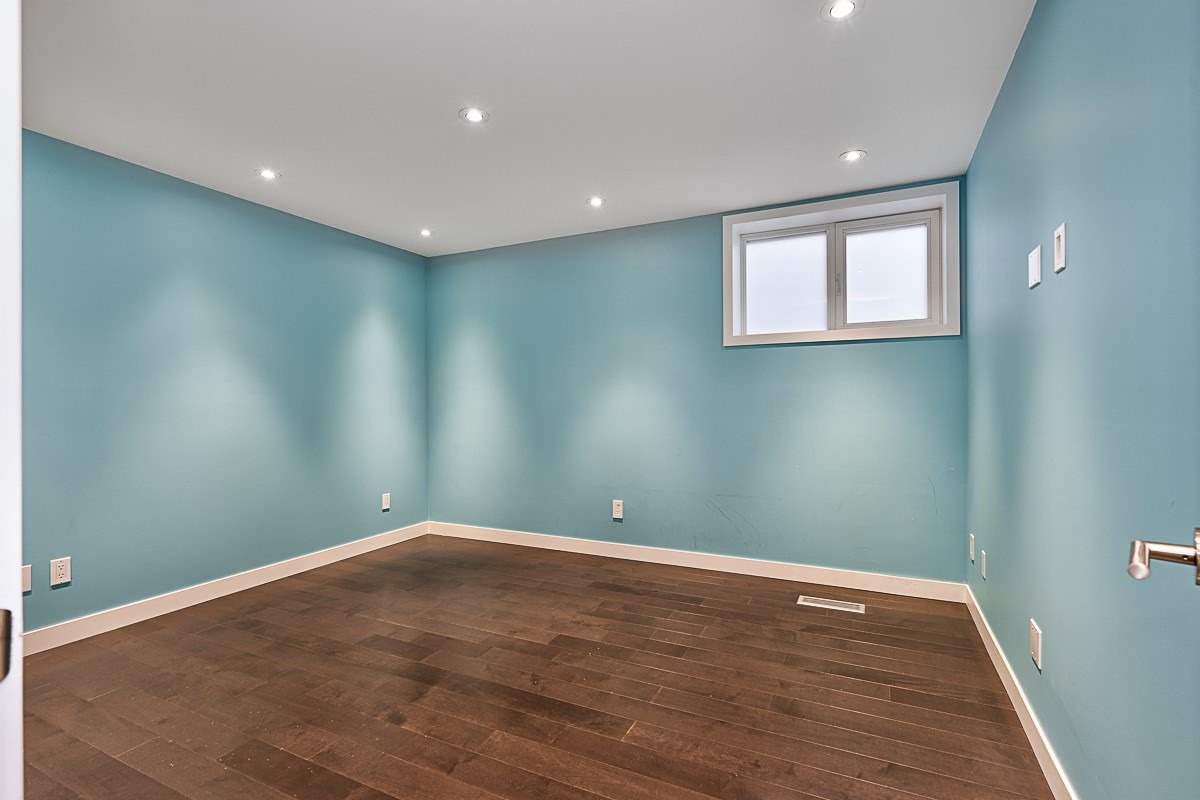 Listing W5933279 - Large Photo # 32