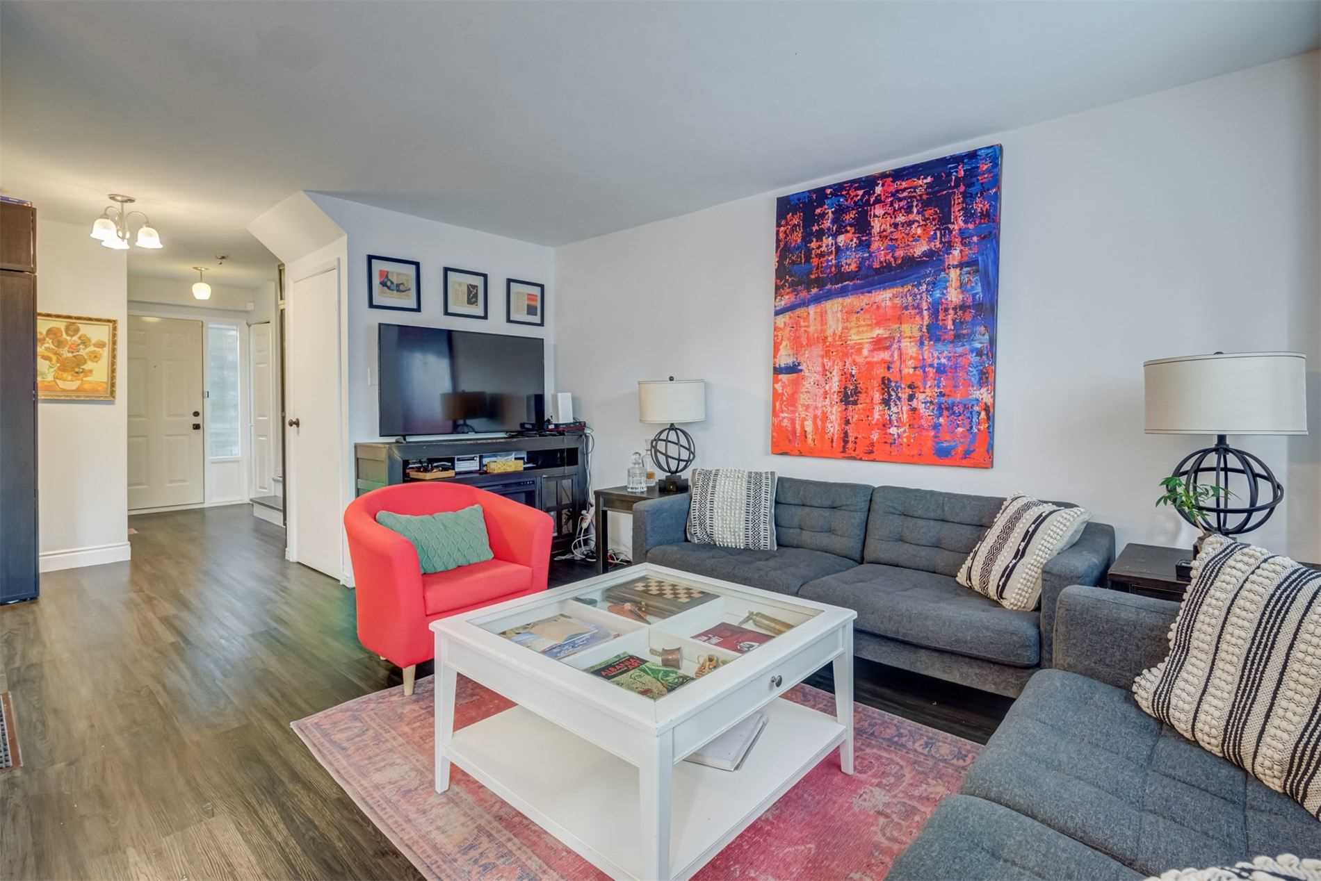 Listing W5933447 - Large Photo # 4