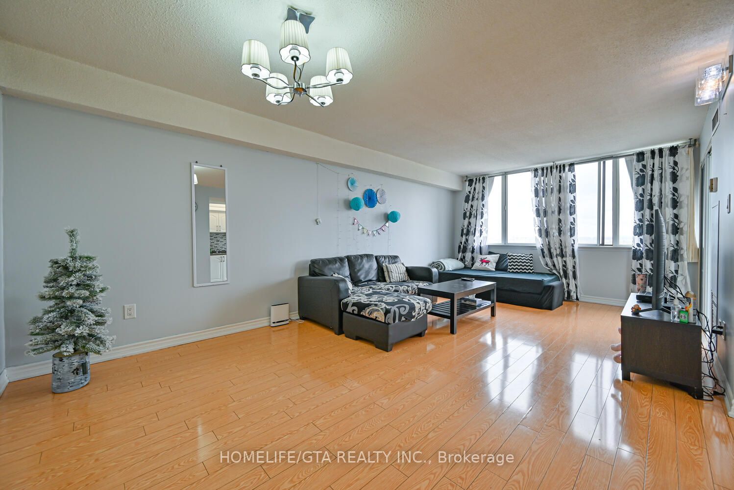 Listing W5933568 - Large Photo # 4