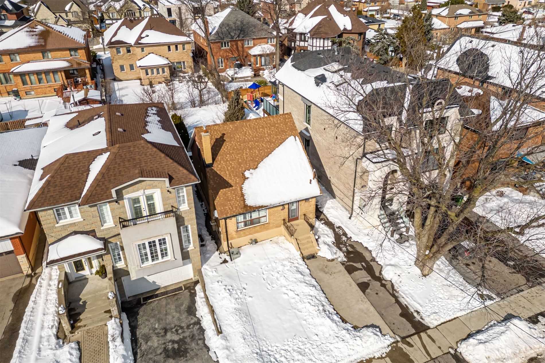 1104 Glengrove Ave