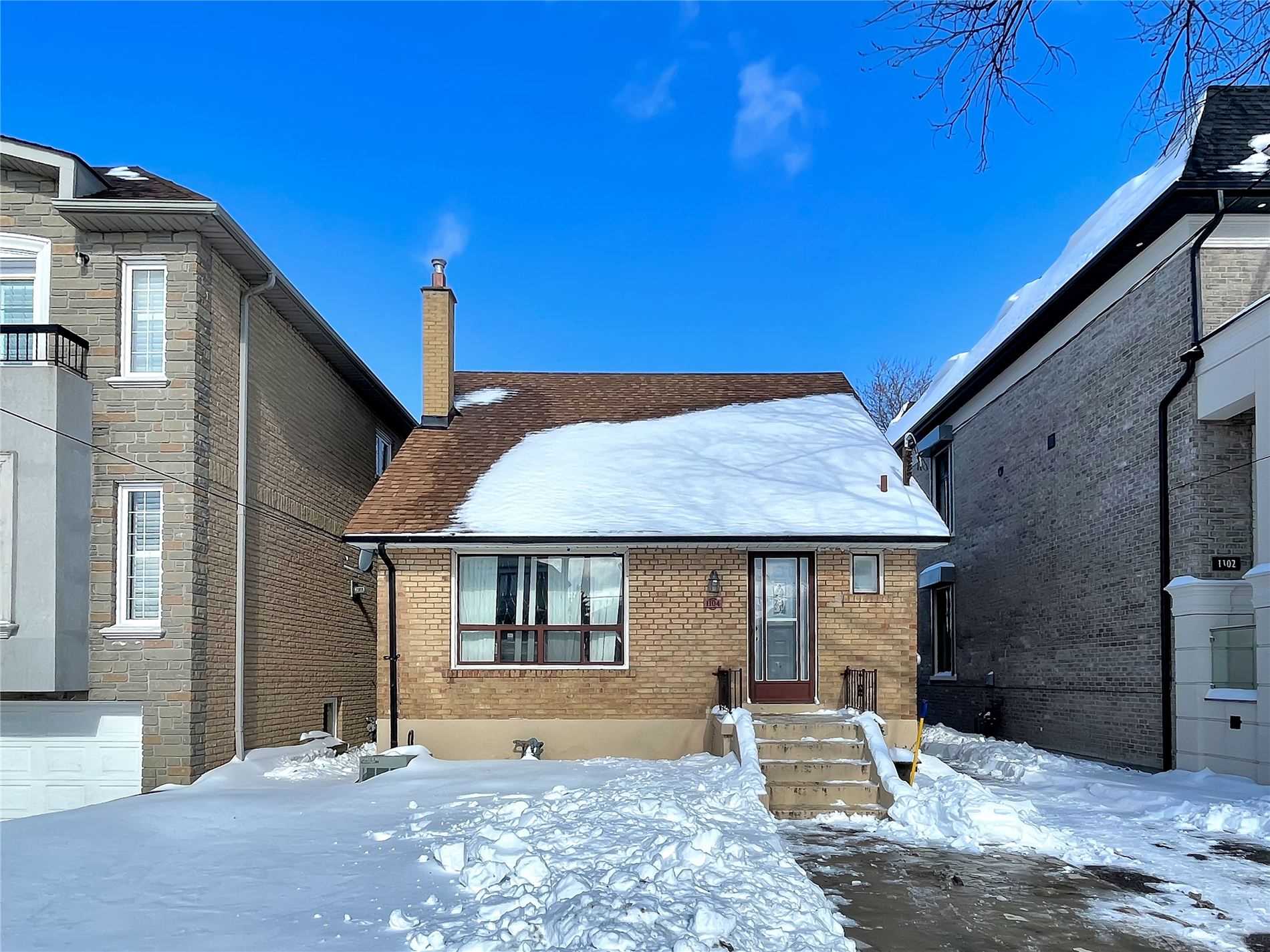 1104 Glengrove Ave