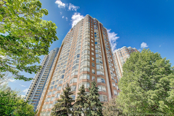 335 Webb Dr, Mississauga