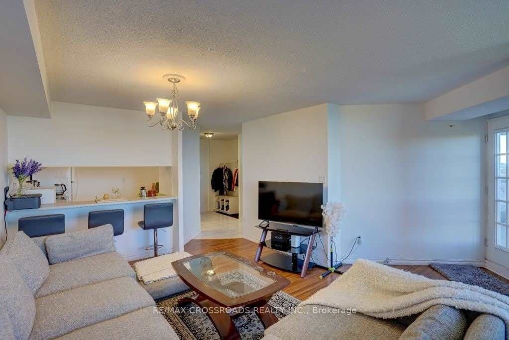 Listing W5934512 - Large Photo # 11