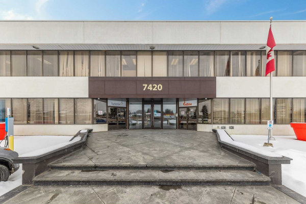 7420 Airport Rd, Mississauga
